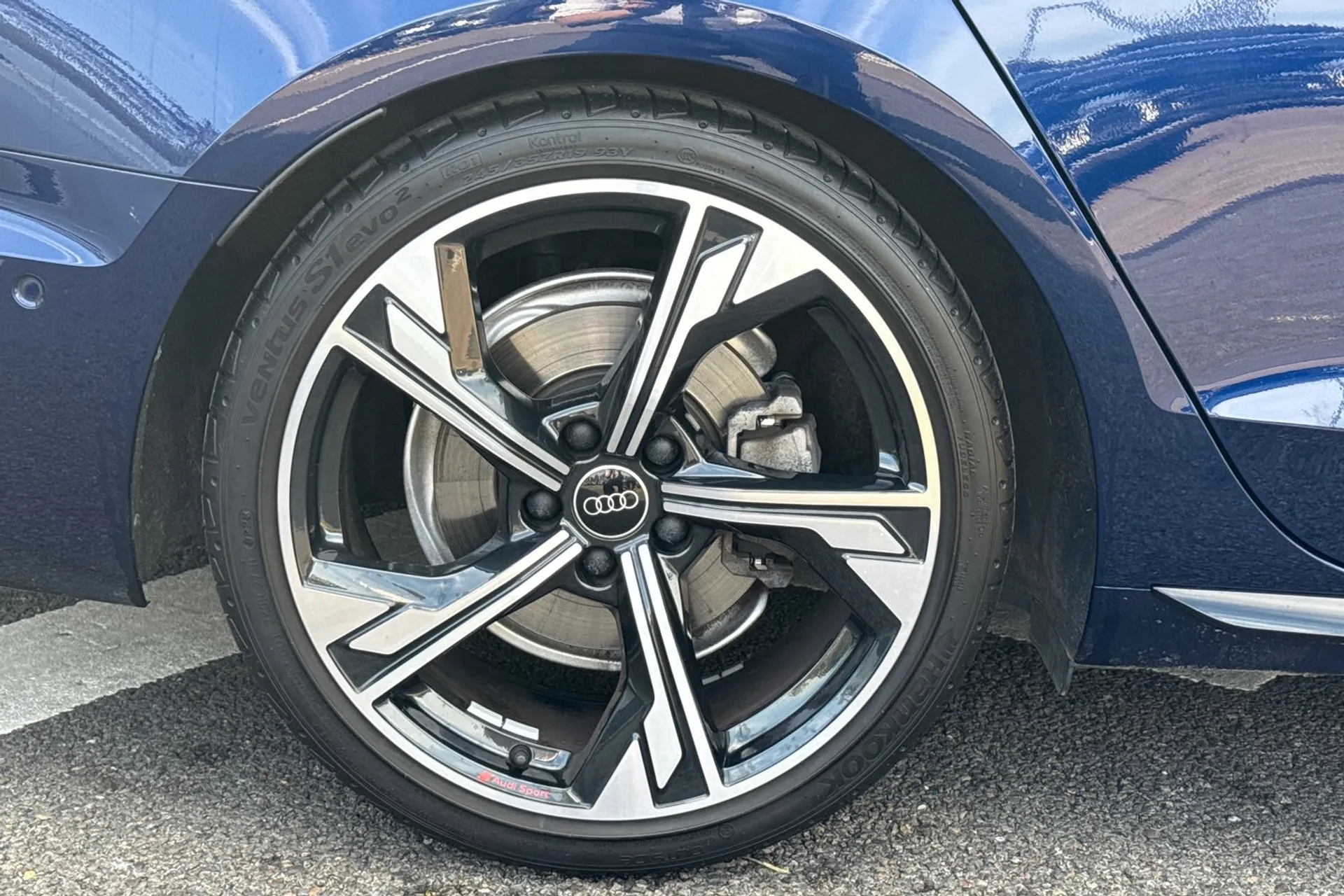 Audi A4 thumbnail image number 13
