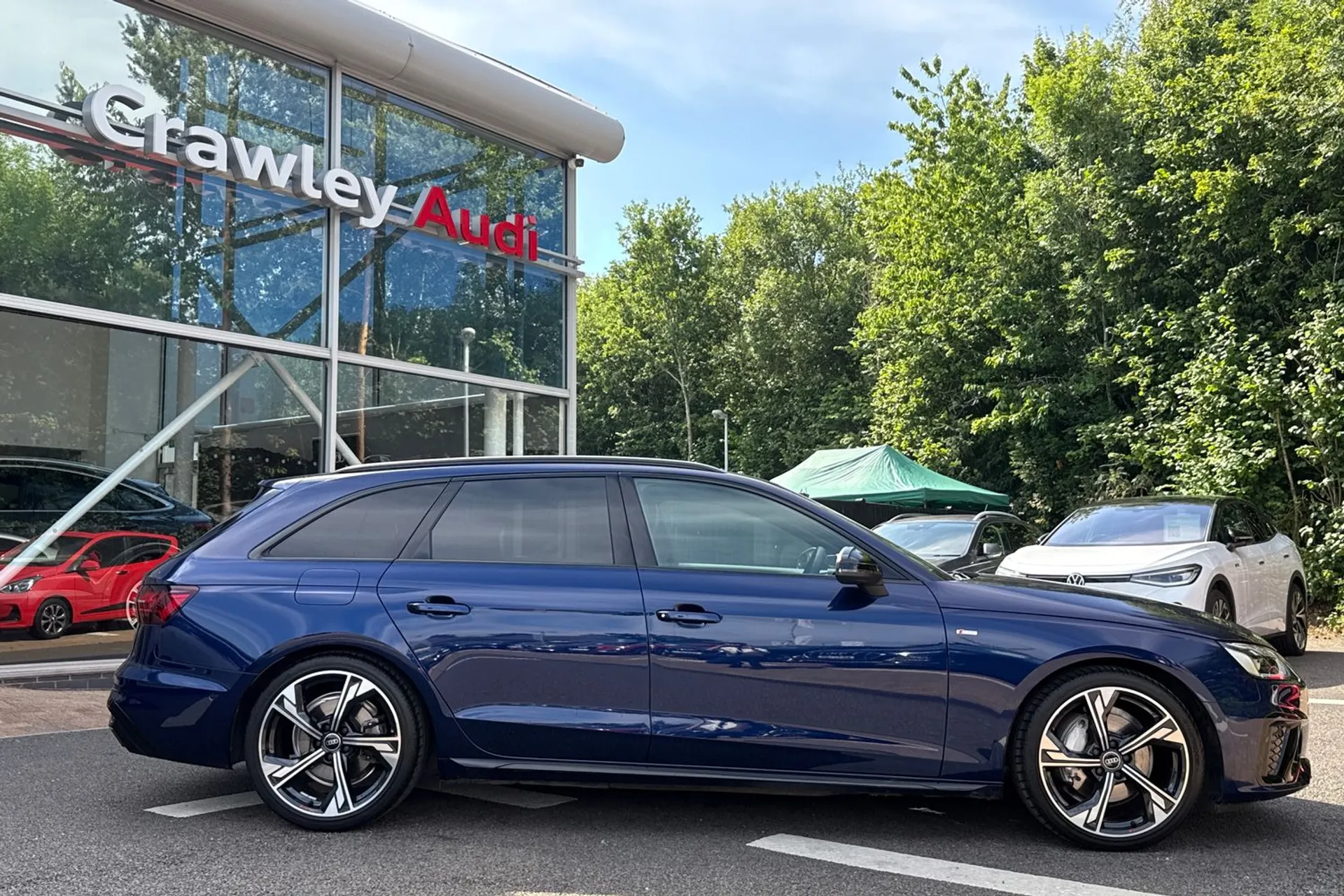 Audi A4 thumbnail image number 2