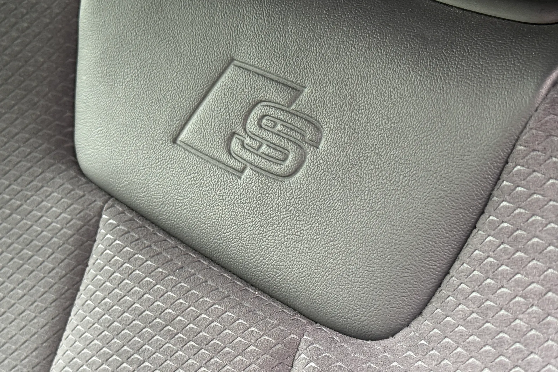 Audi A5 thumbnail image number 44