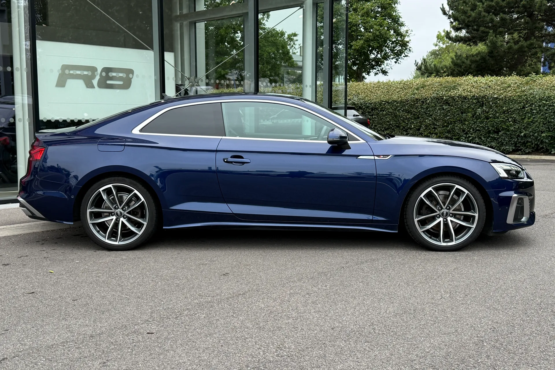 Audi A5 thumbnail image number 2
