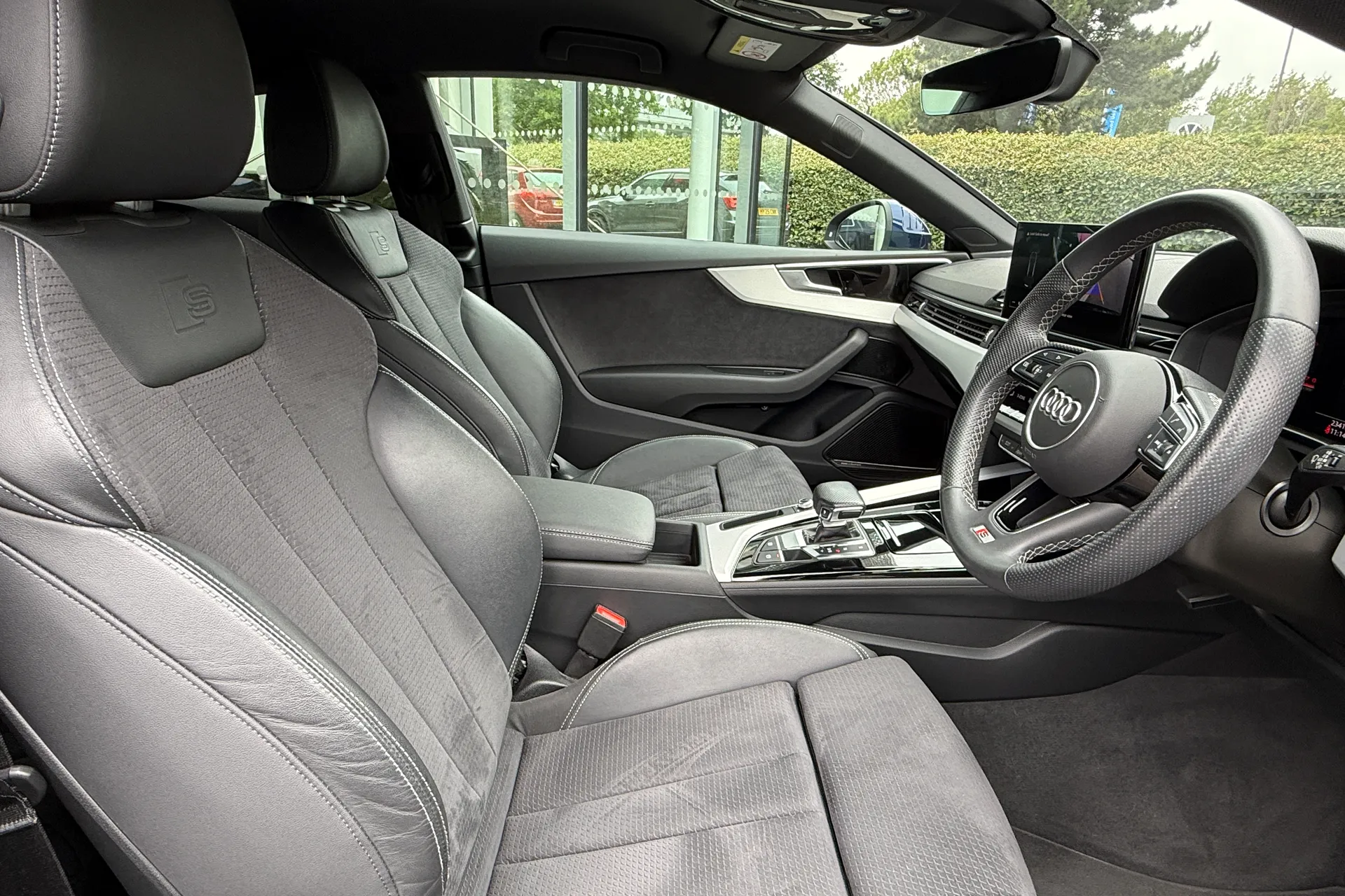 Audi A5 thumbnail image number 32