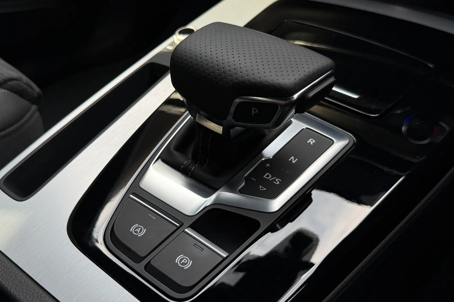 Audi Q5 thumbnail image number 25
