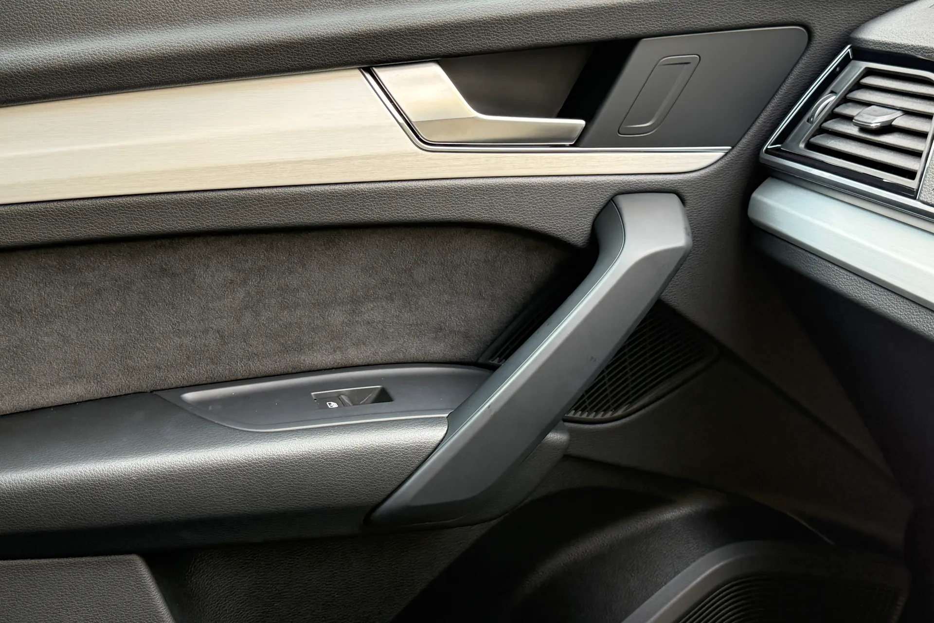 Audi Q5 thumbnail image number 29