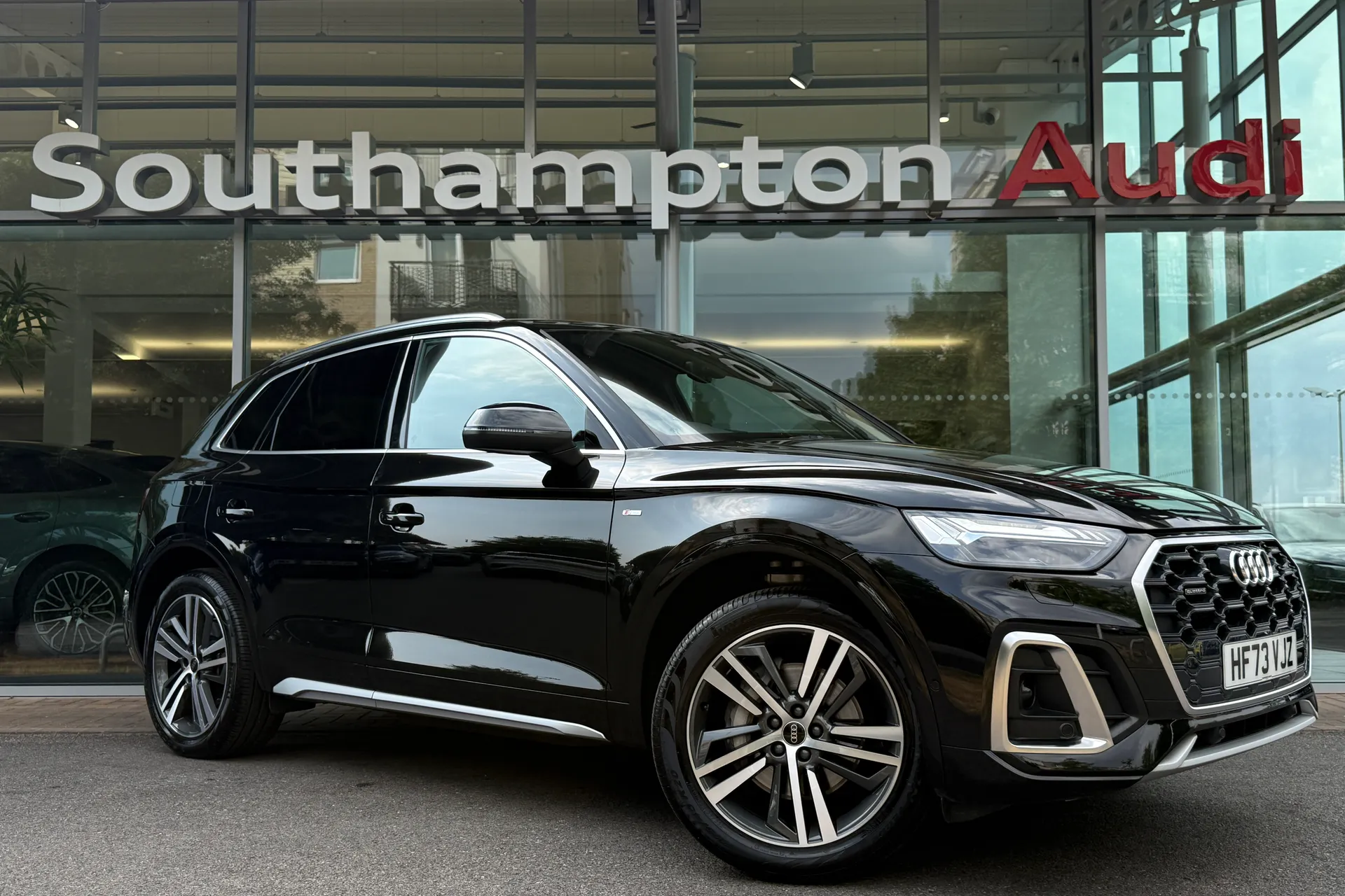 Audi Q5 focused image