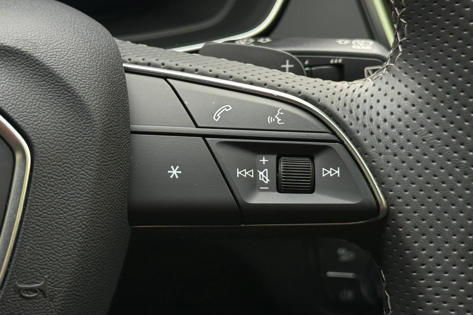 Audi Q5 thumbnail image number 11