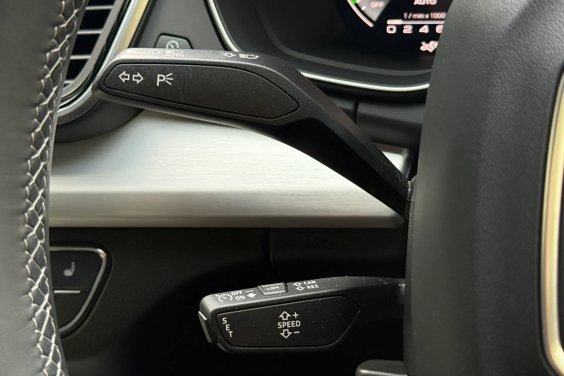 Audi Q5 thumbnail image number 15