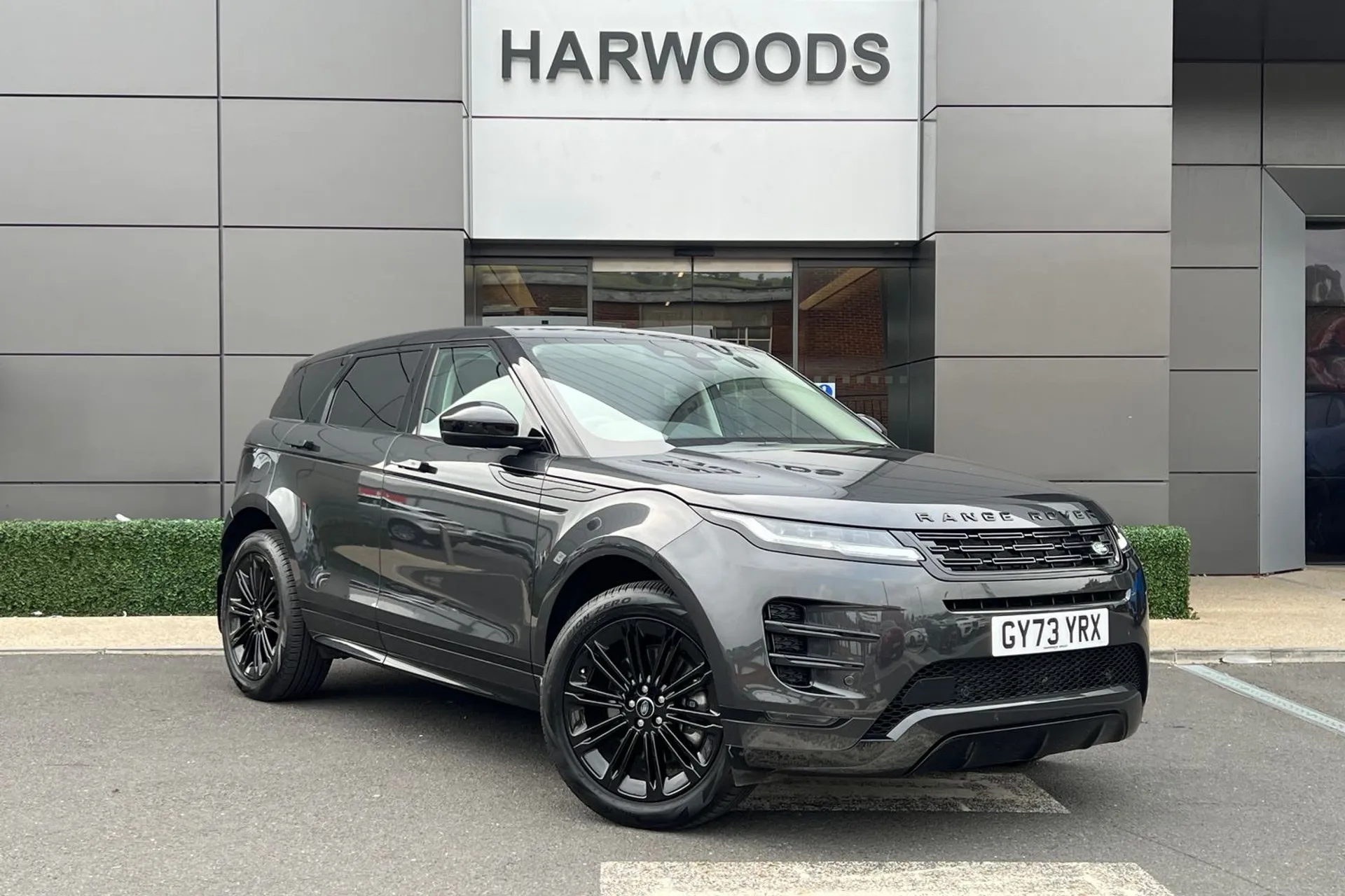 LAND ROVER RANGE ROVER EVOQUE focused image