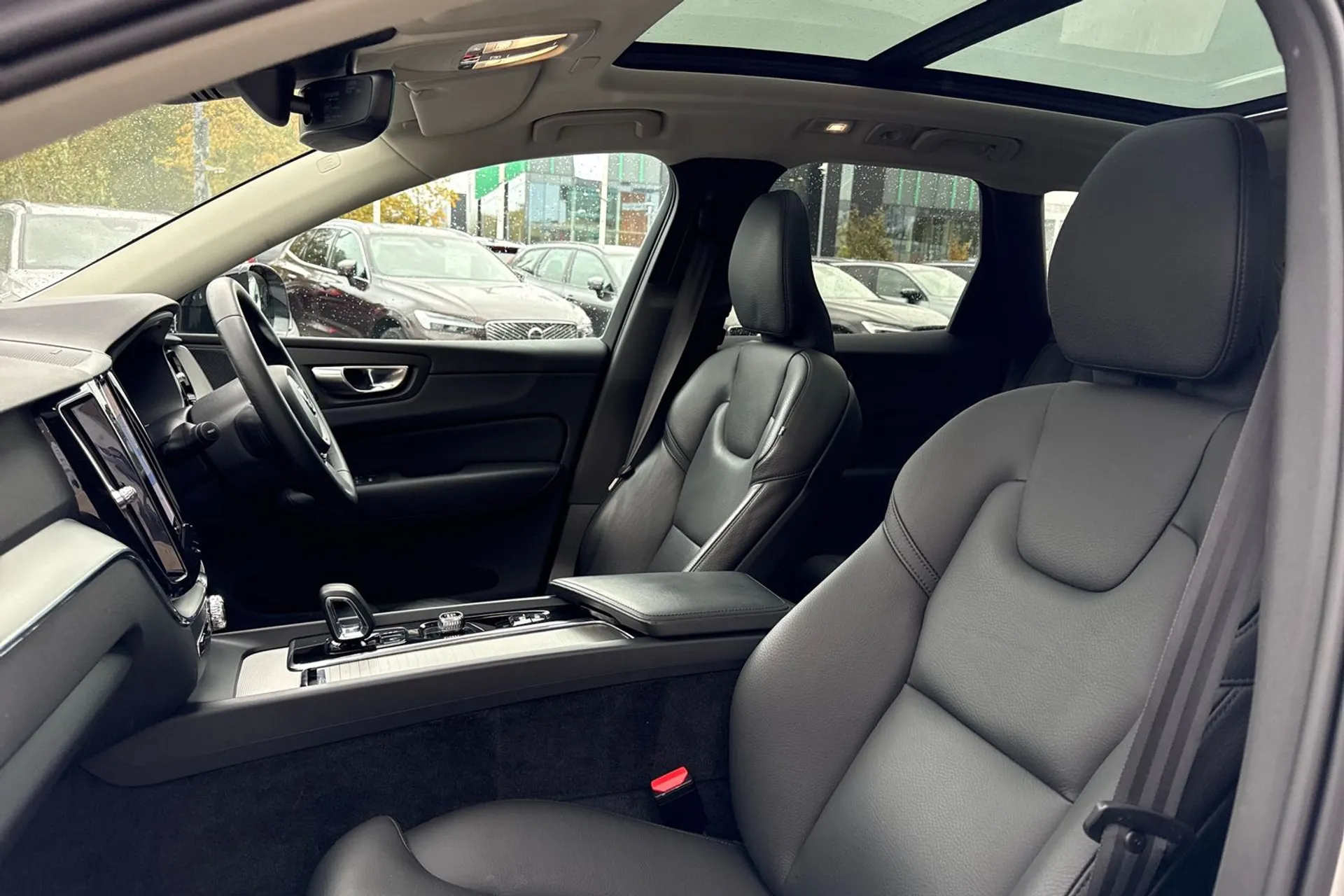 Volvo XC60 thumbnail image number 28