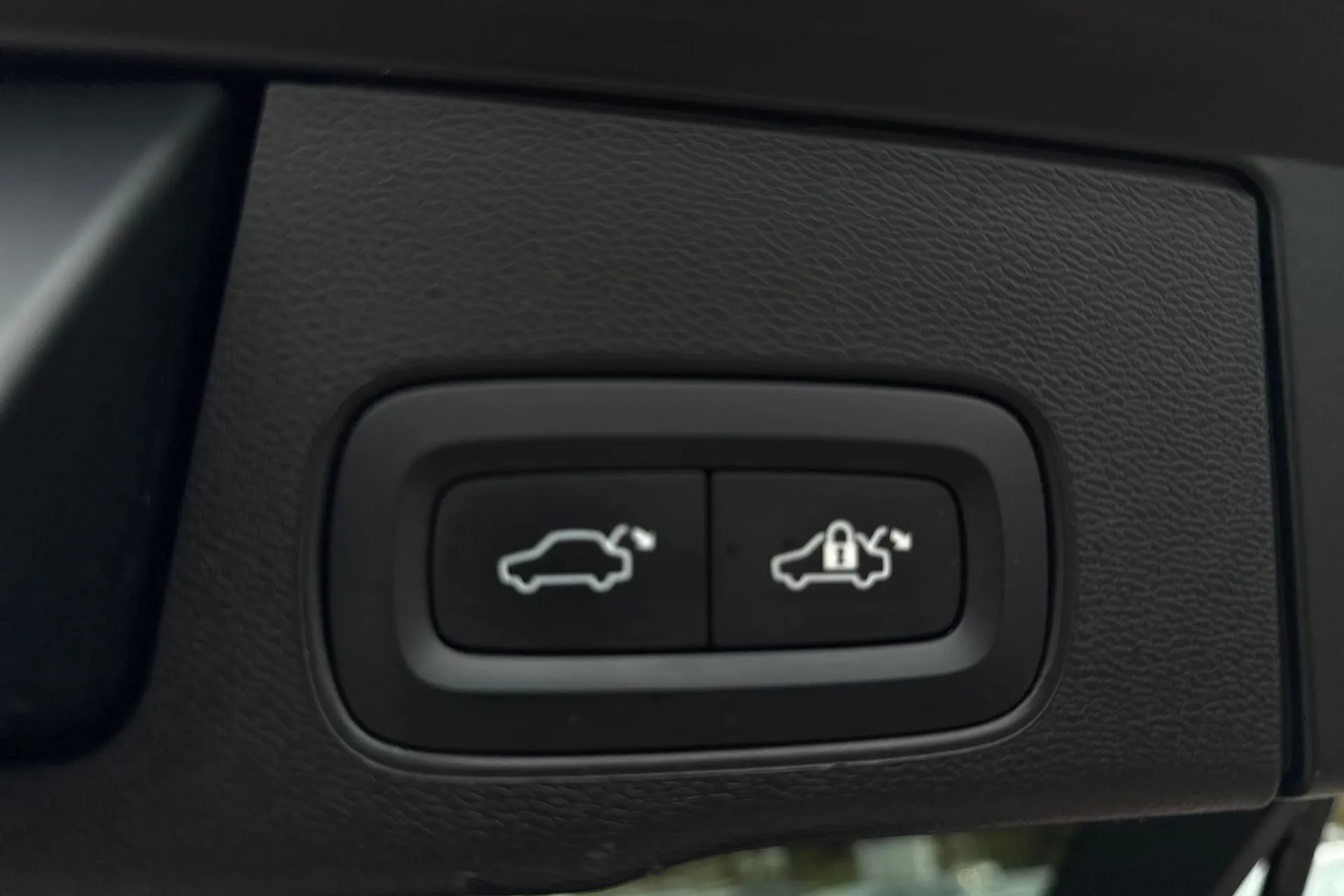 Volvo XC60 thumbnail image number 21