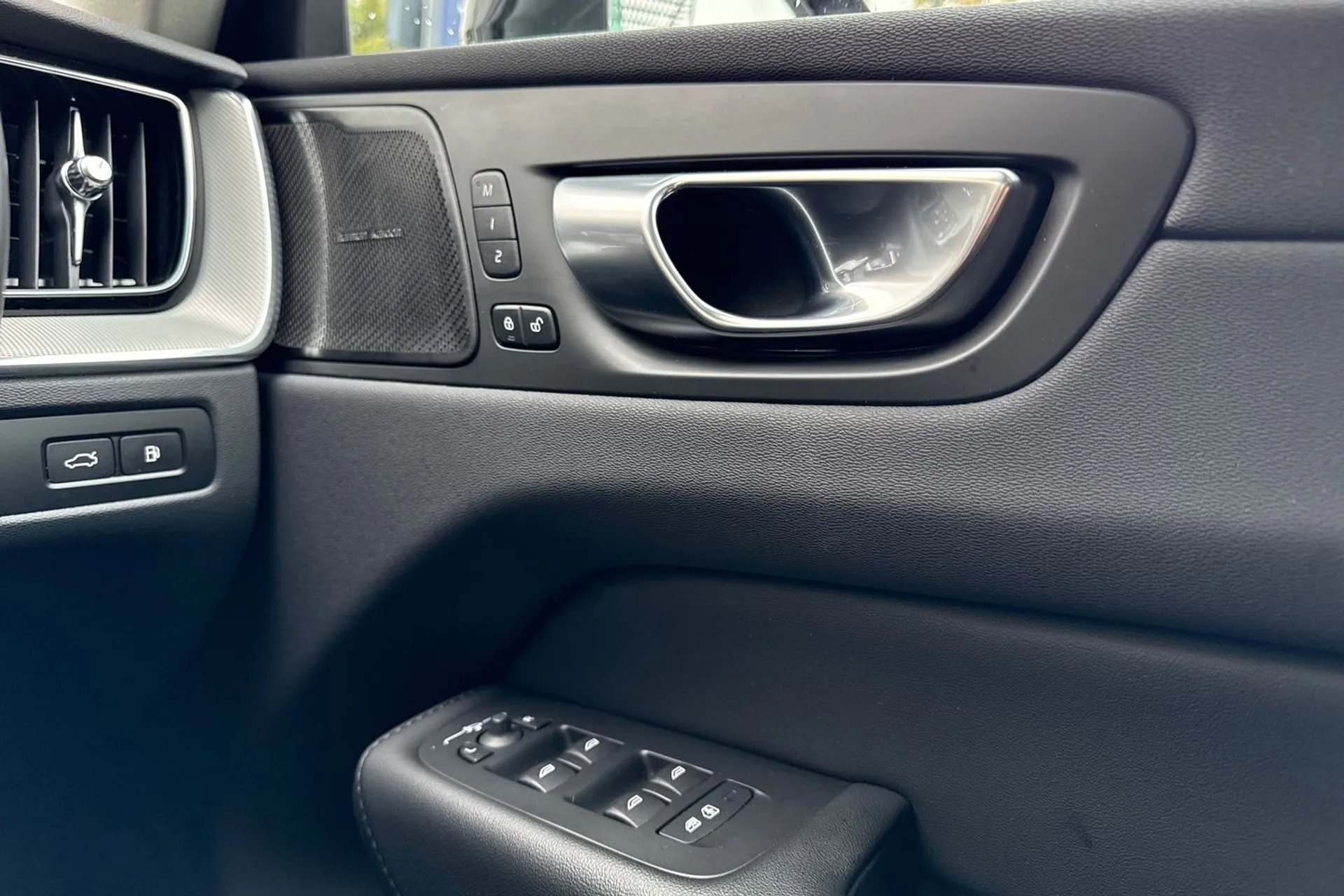 Volvo XC60 thumbnail image number 42