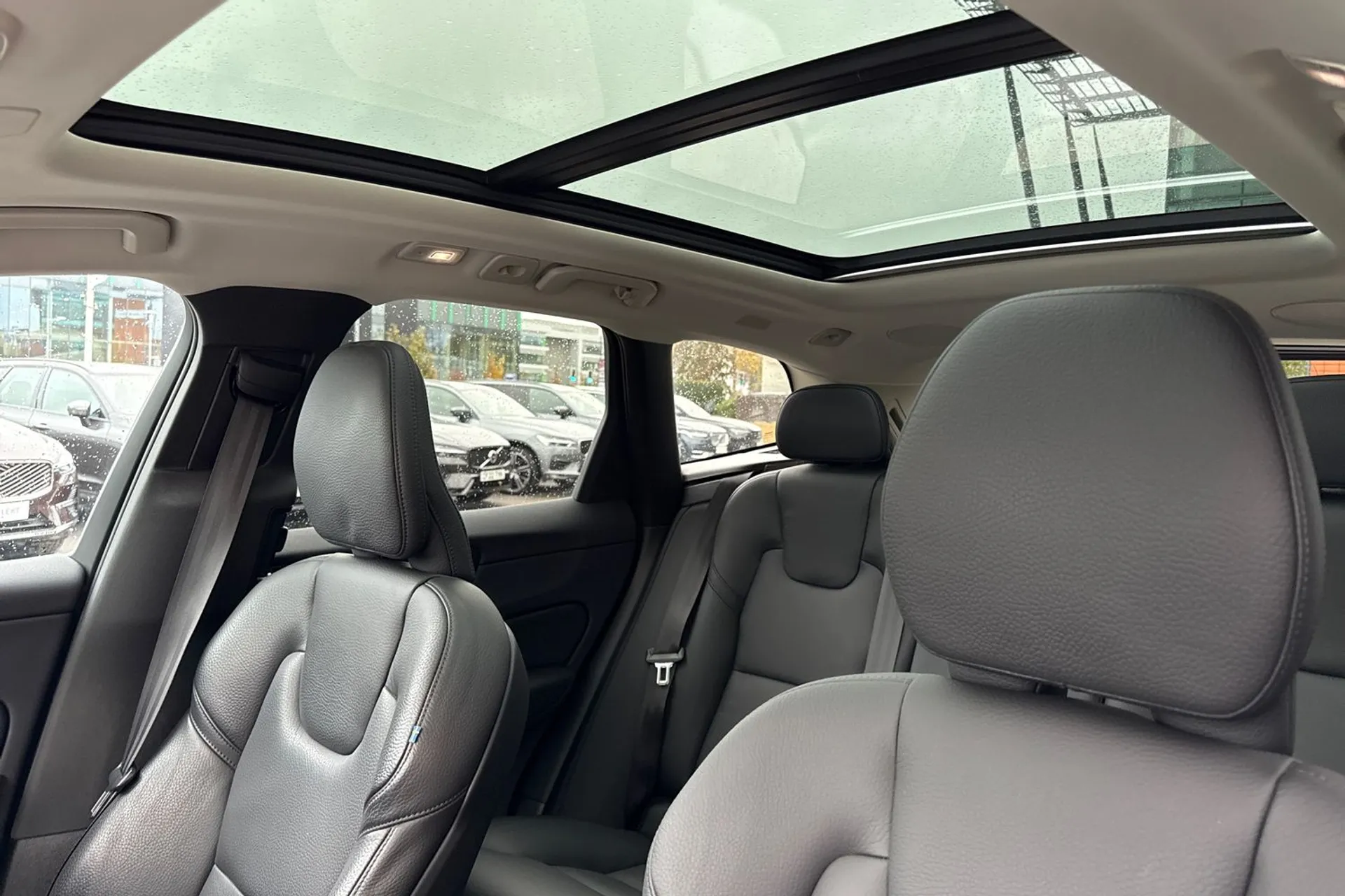 Volvo XC60 thumbnail image number 29