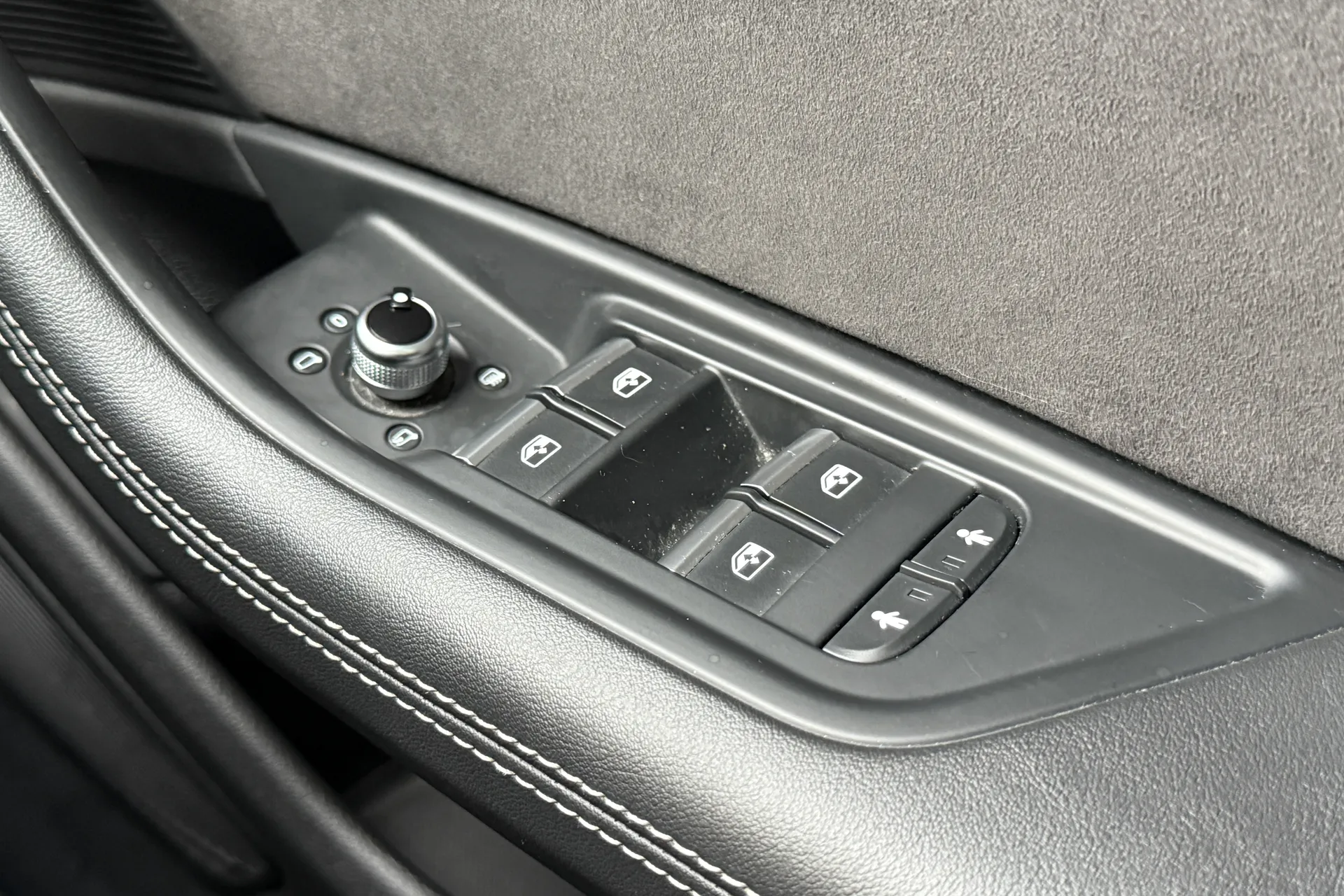 Audi A5 thumbnail image number 40