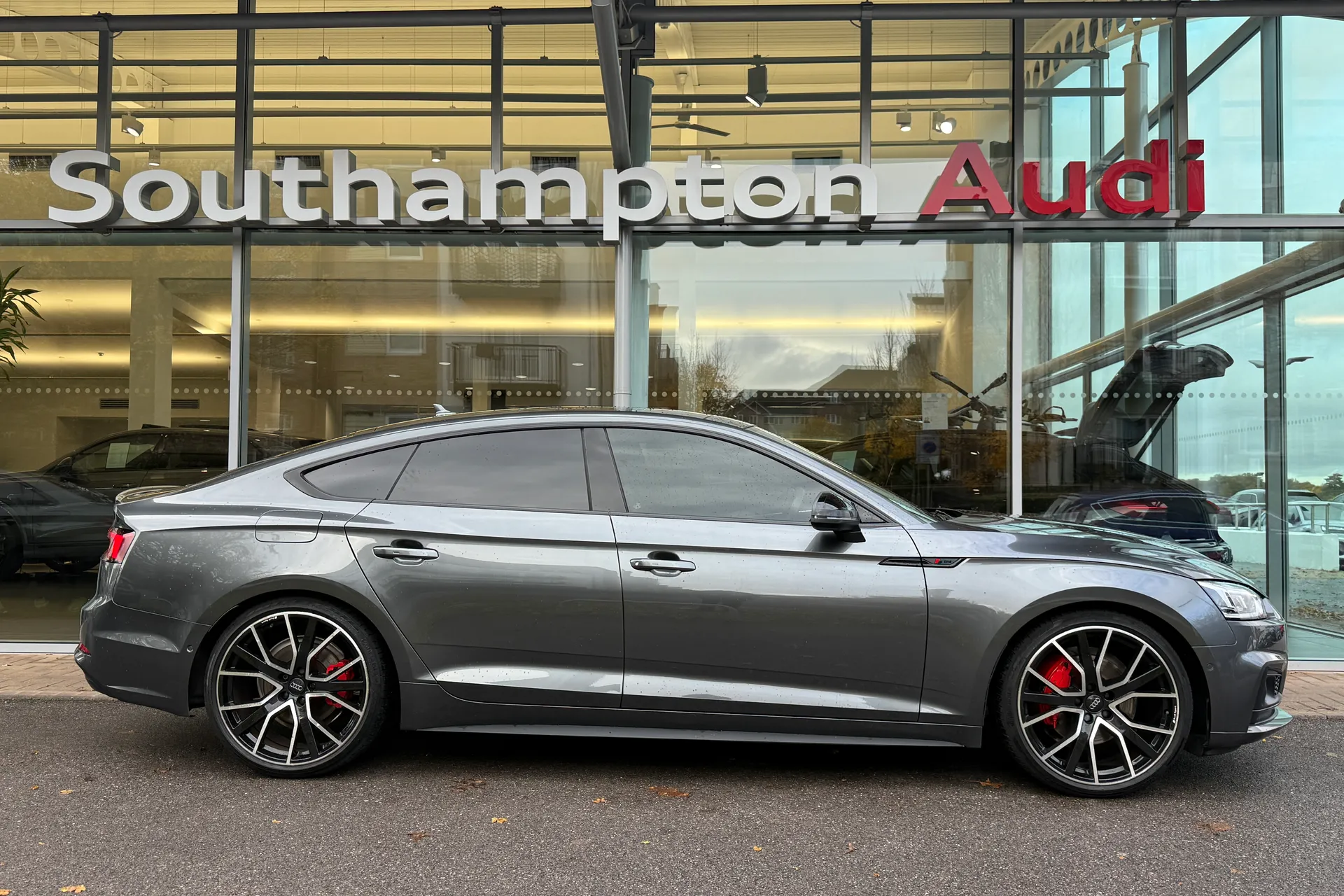 Audi A5 thumbnail image number 2