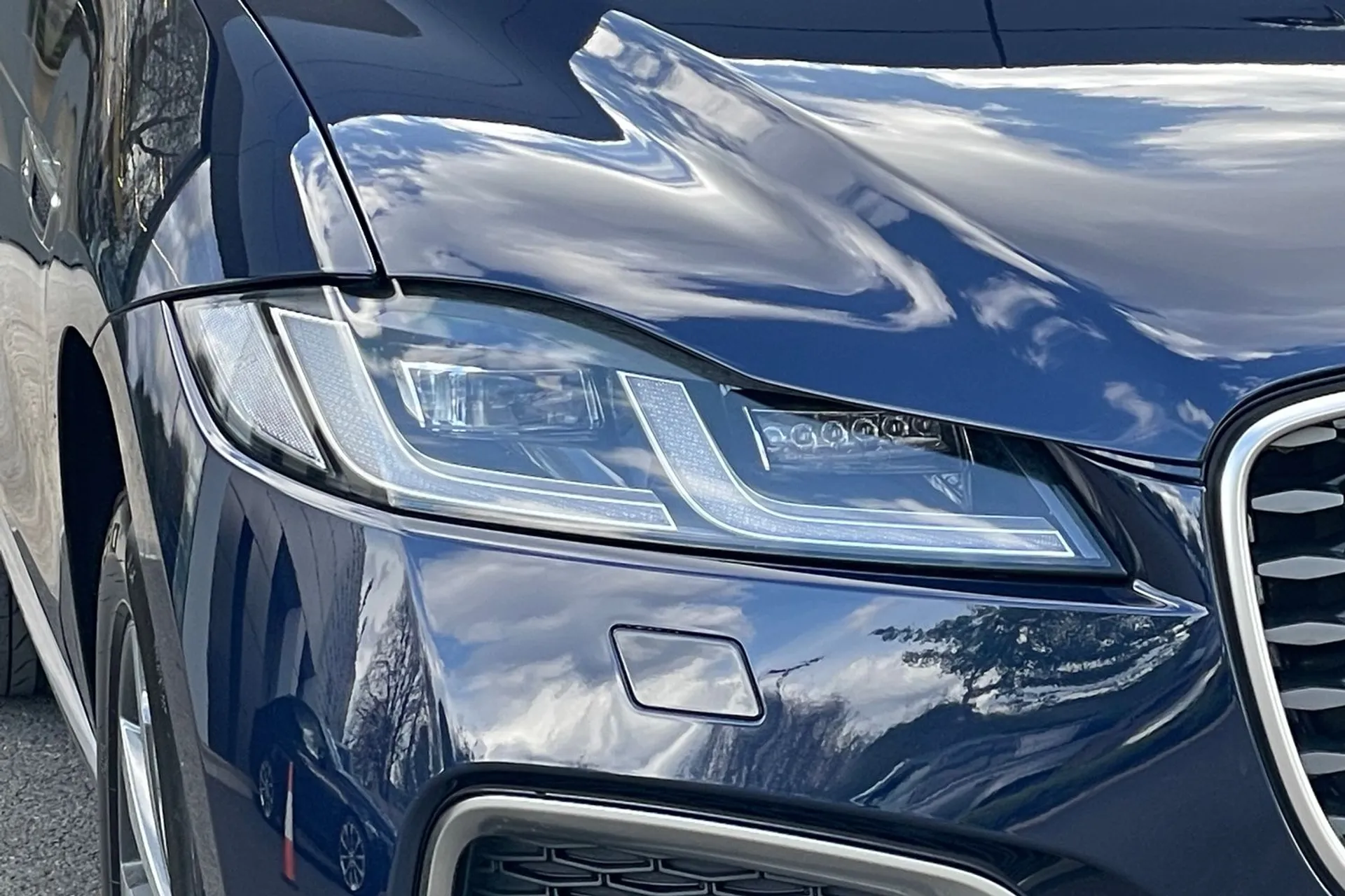 Jaguar F-PACE thumbnail image number 56