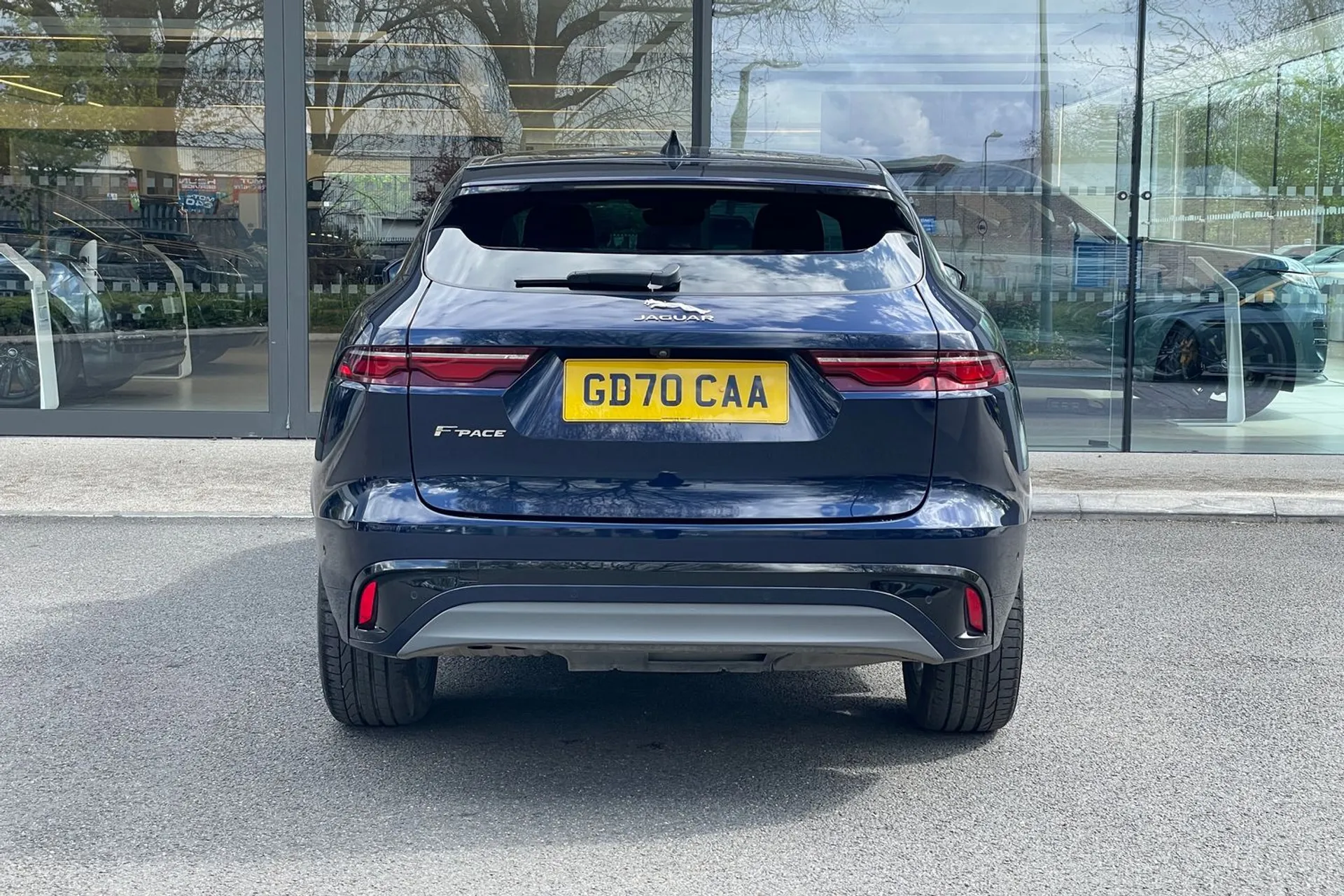 Jaguar F-PACE thumbnail image number 8