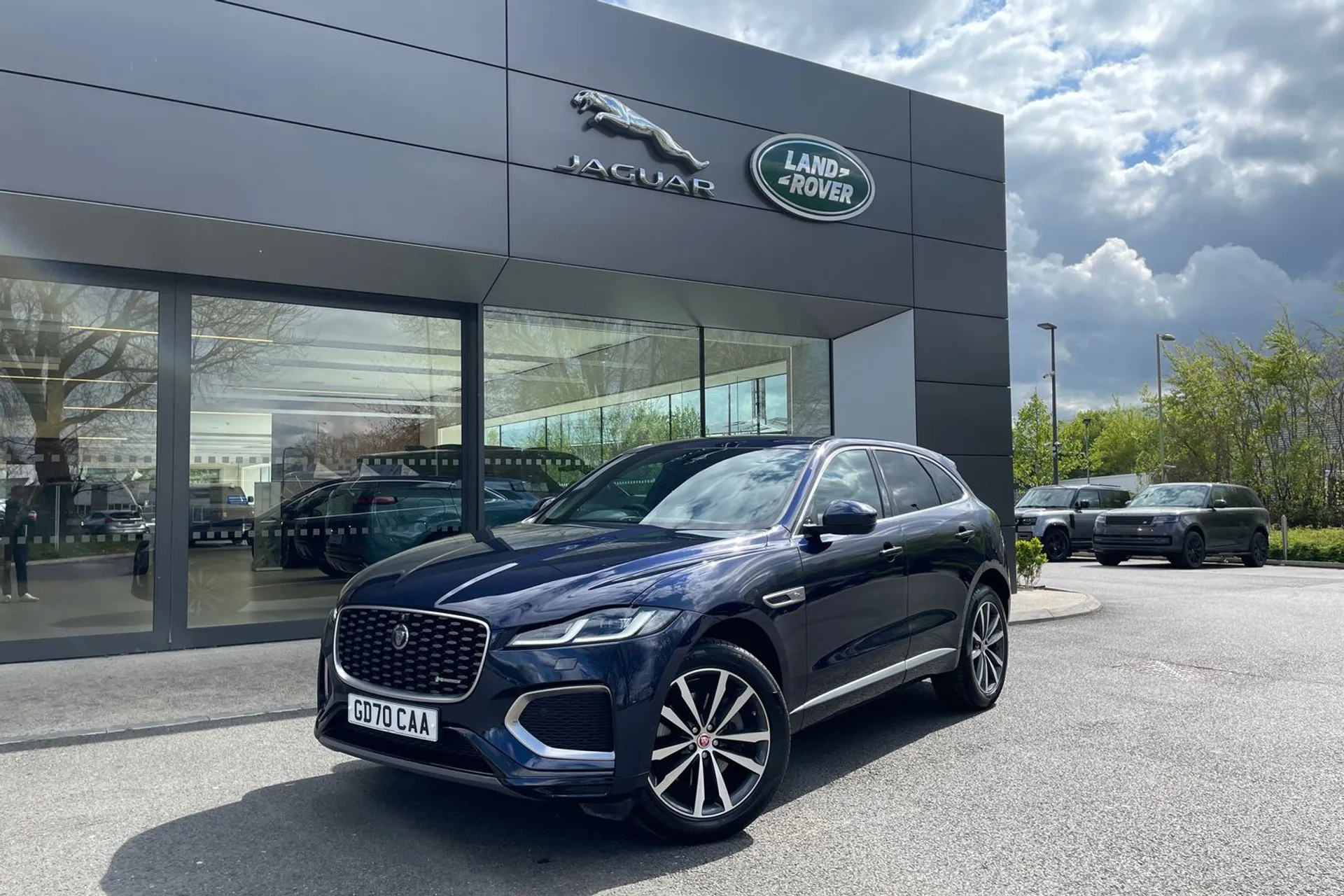 Jaguar F-PACE thumbnail image number 26