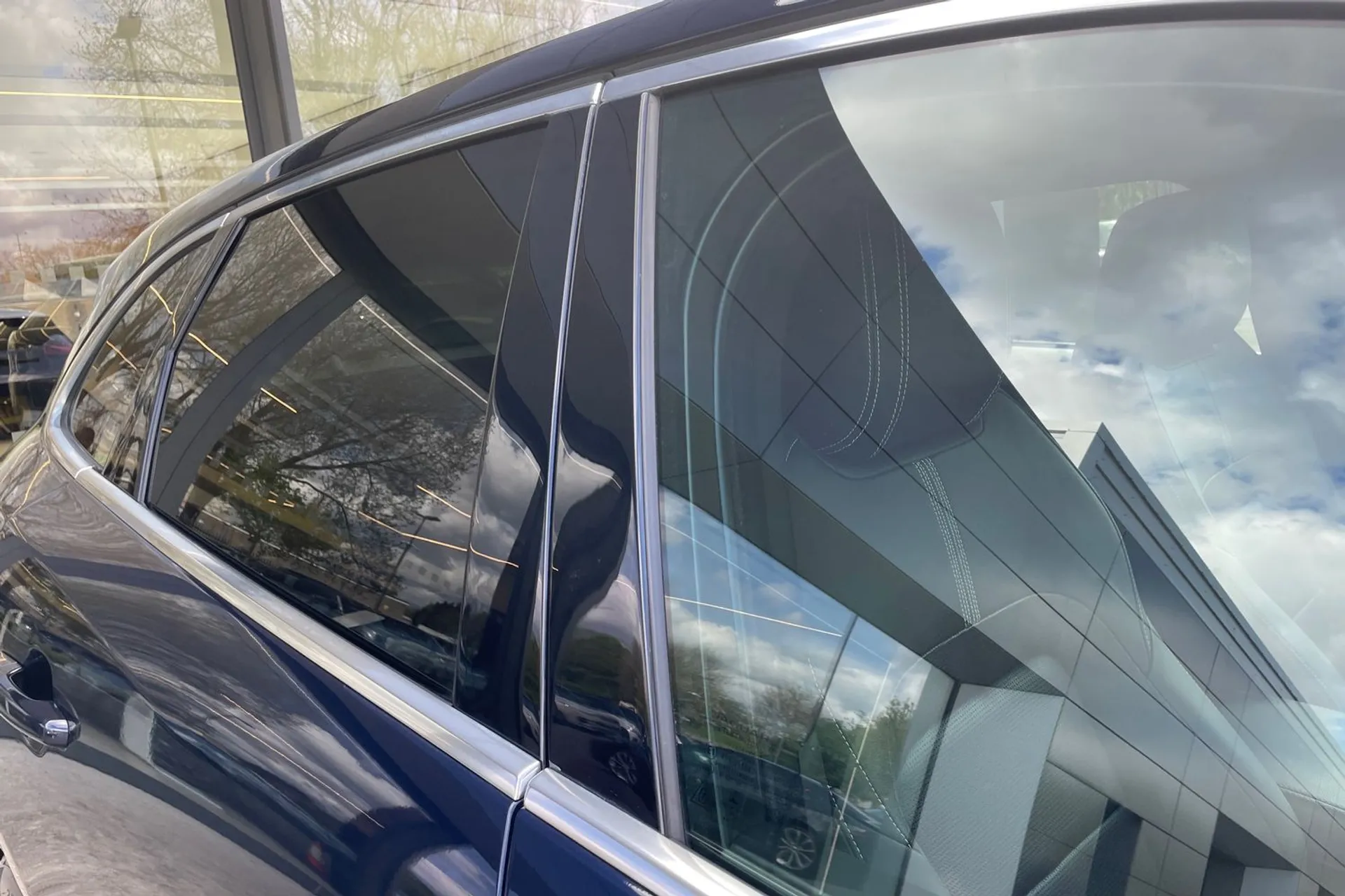 Jaguar F-PACE thumbnail image number 22