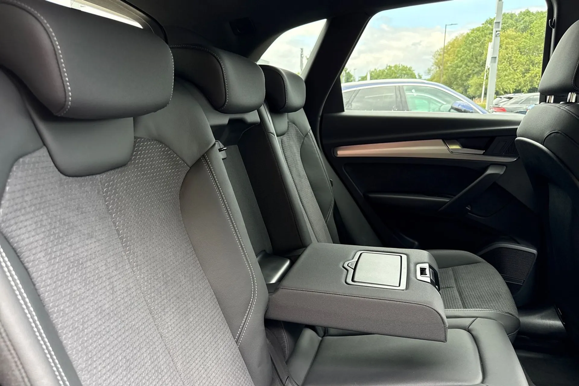 Audi Q5 thumbnail image number 22