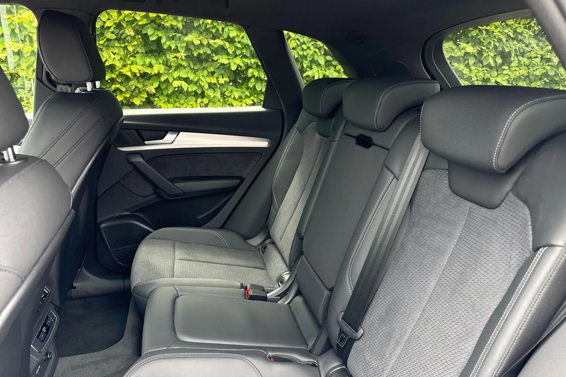 Audi Q5 thumbnail image number 33