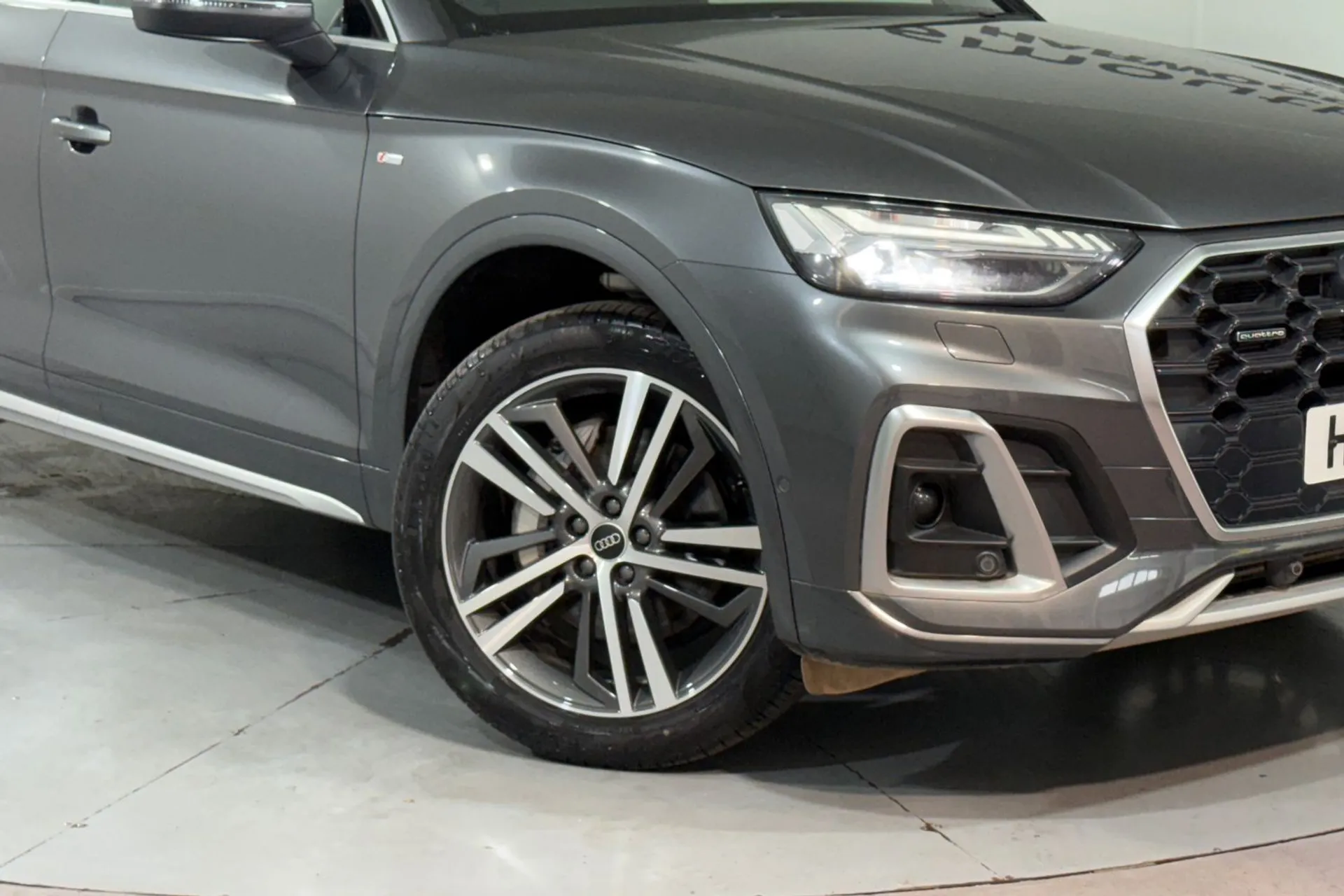 Audi Q5 thumbnail image number 11