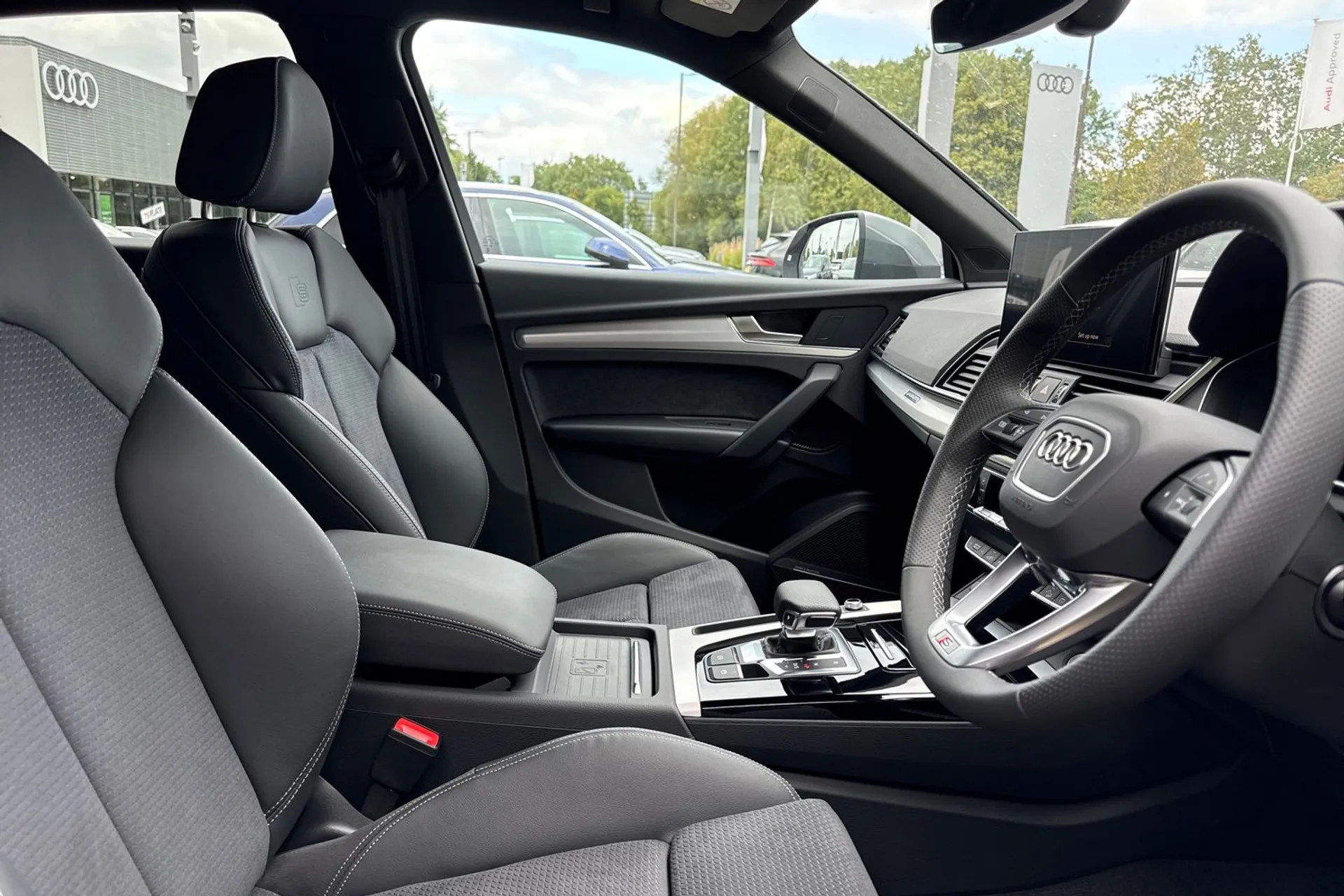 Audi Q5 thumbnail image number 25