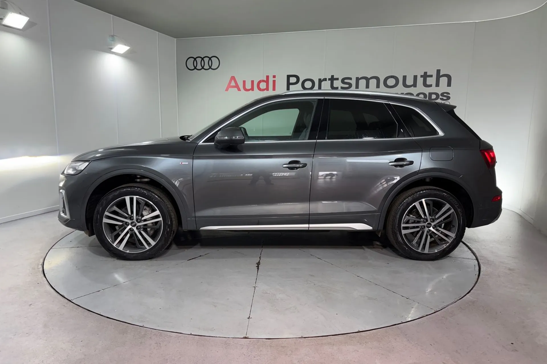 Audi Q5 thumbnail image number 9