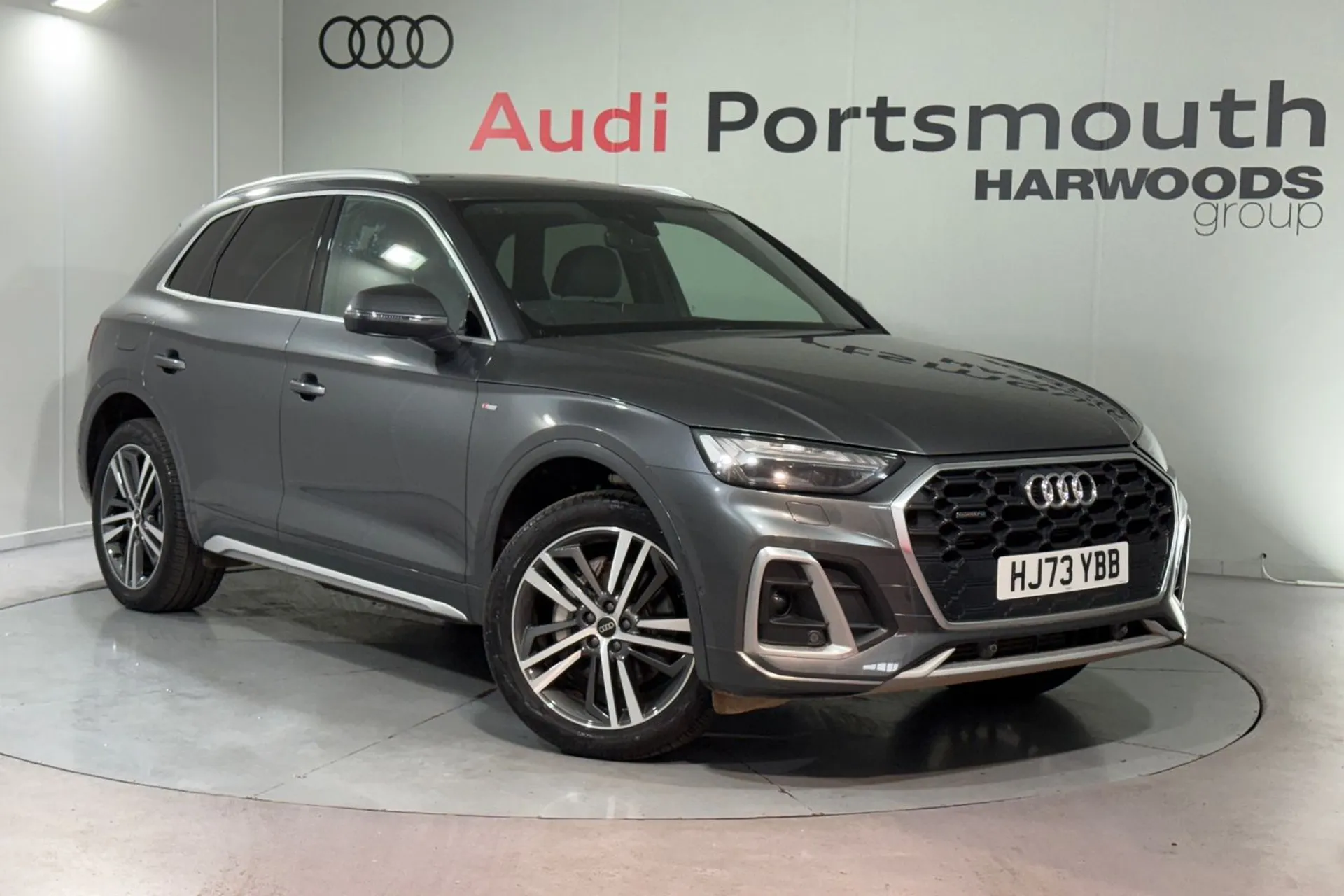 Audi Q5 focused image