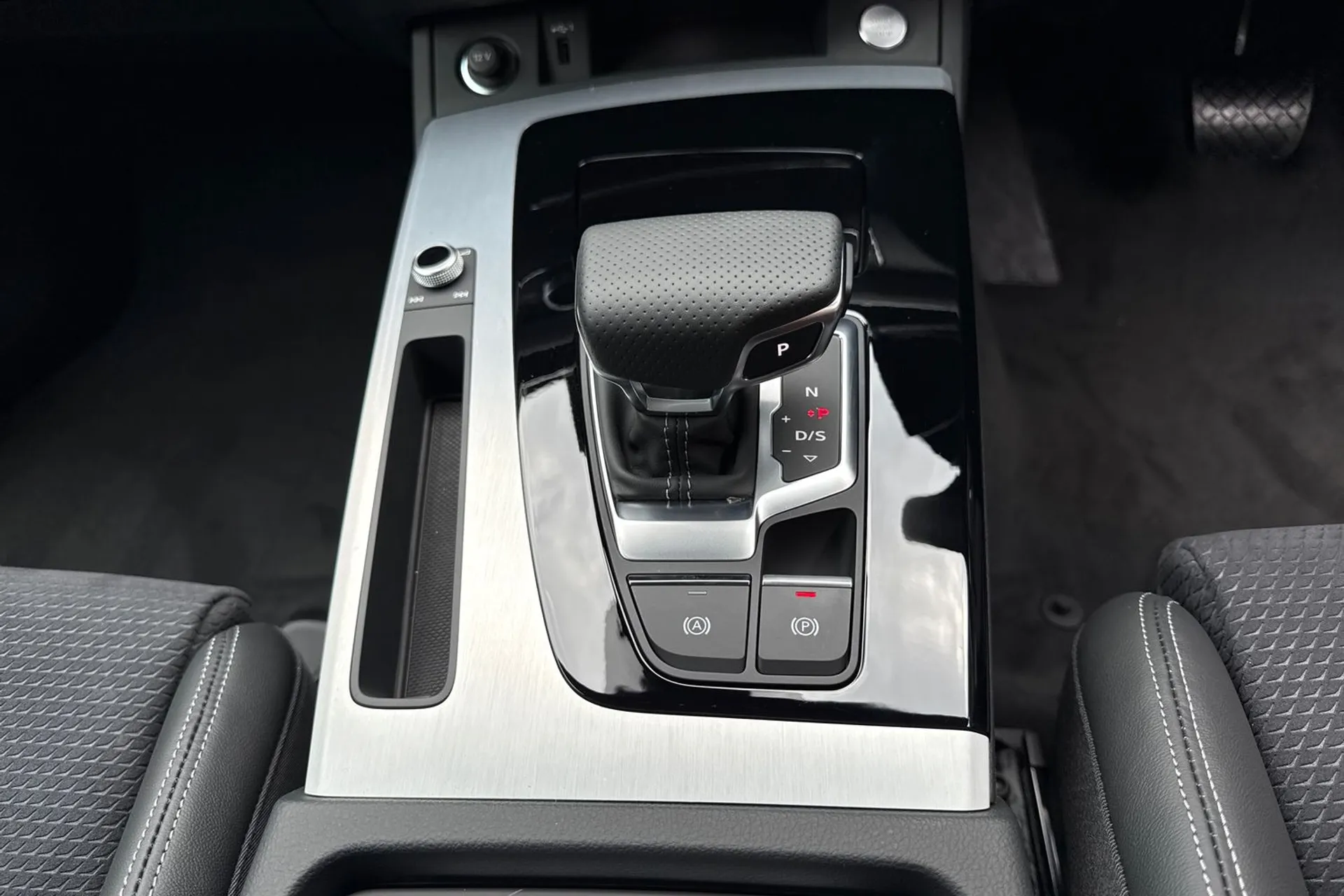 Audi Q5 thumbnail image number 41