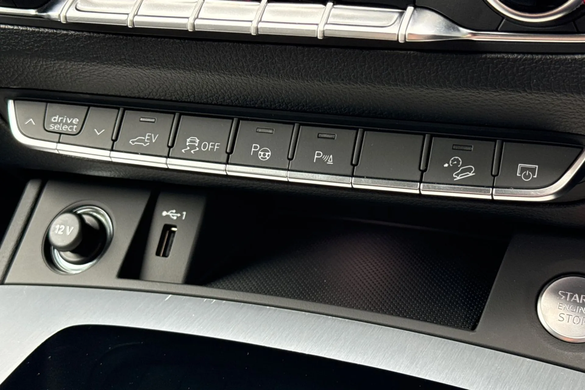 Audi Q5 thumbnail image number 32