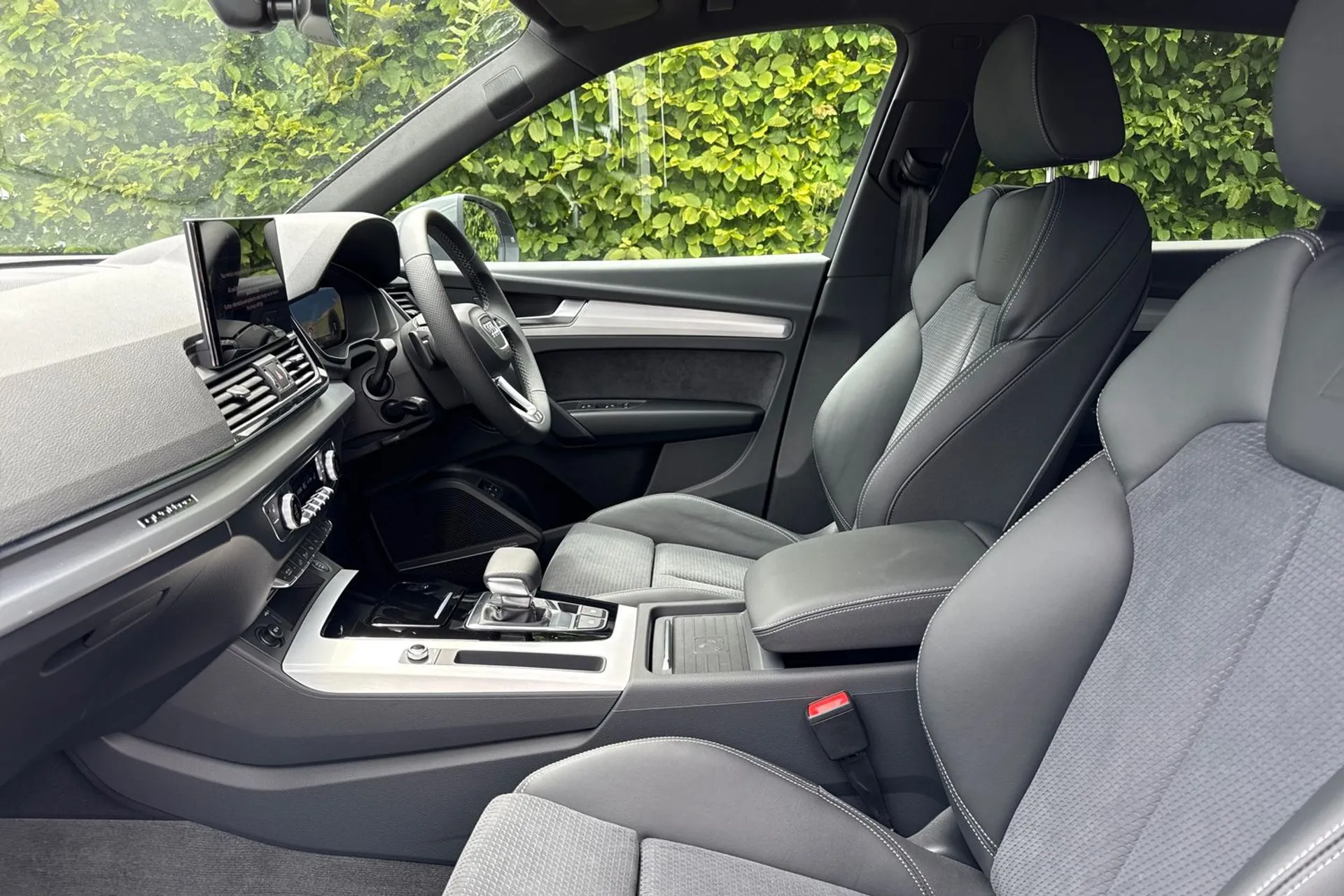 Audi Q5 thumbnail image number 30