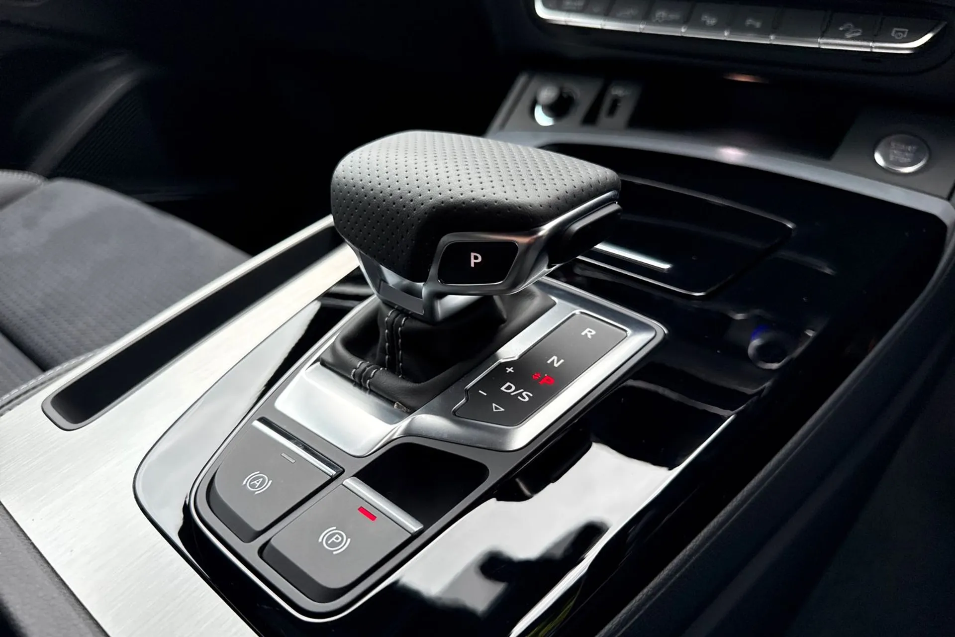 Audi Q5 thumbnail image number 24