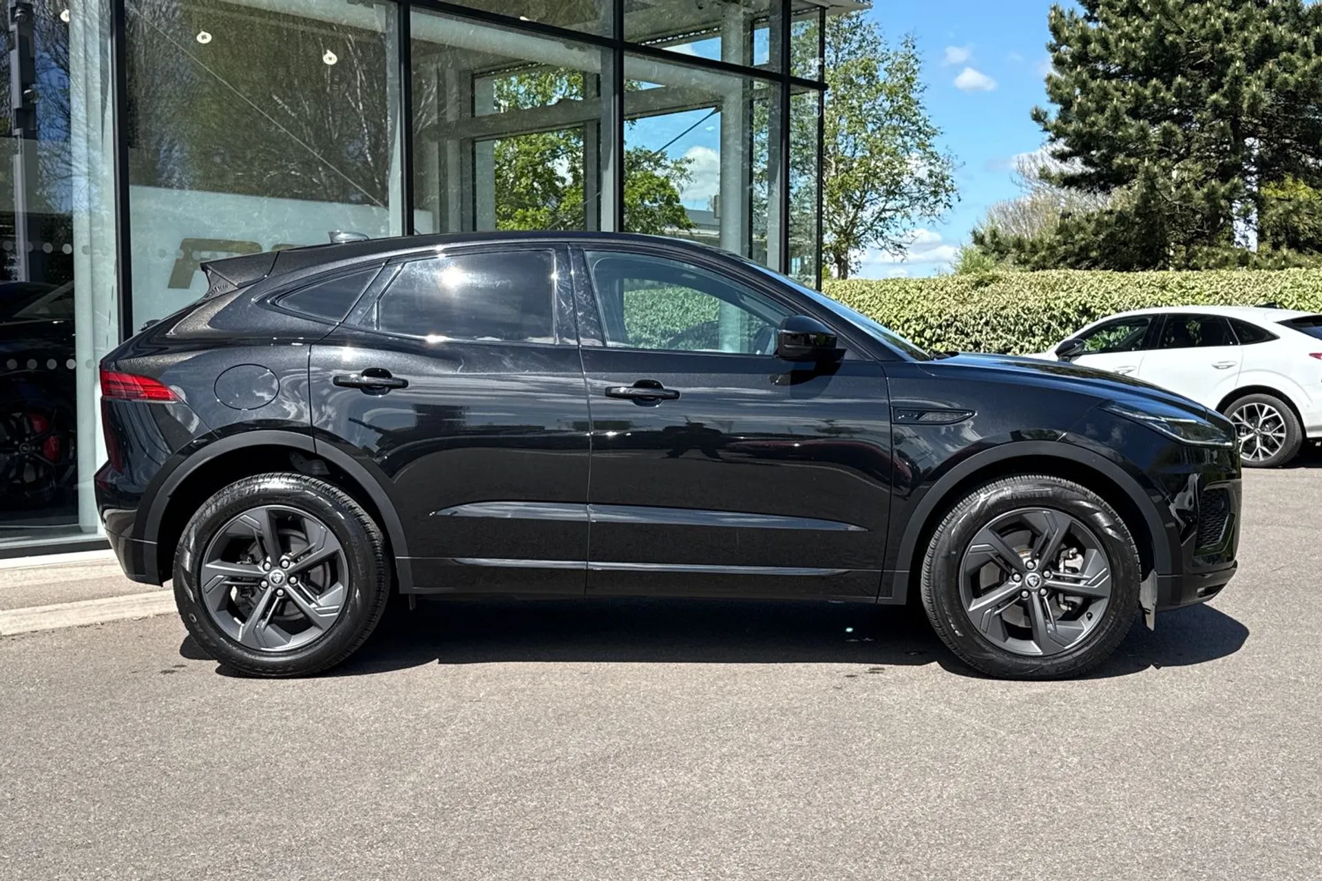 Jaguar E-PACE thumbnail image number 2