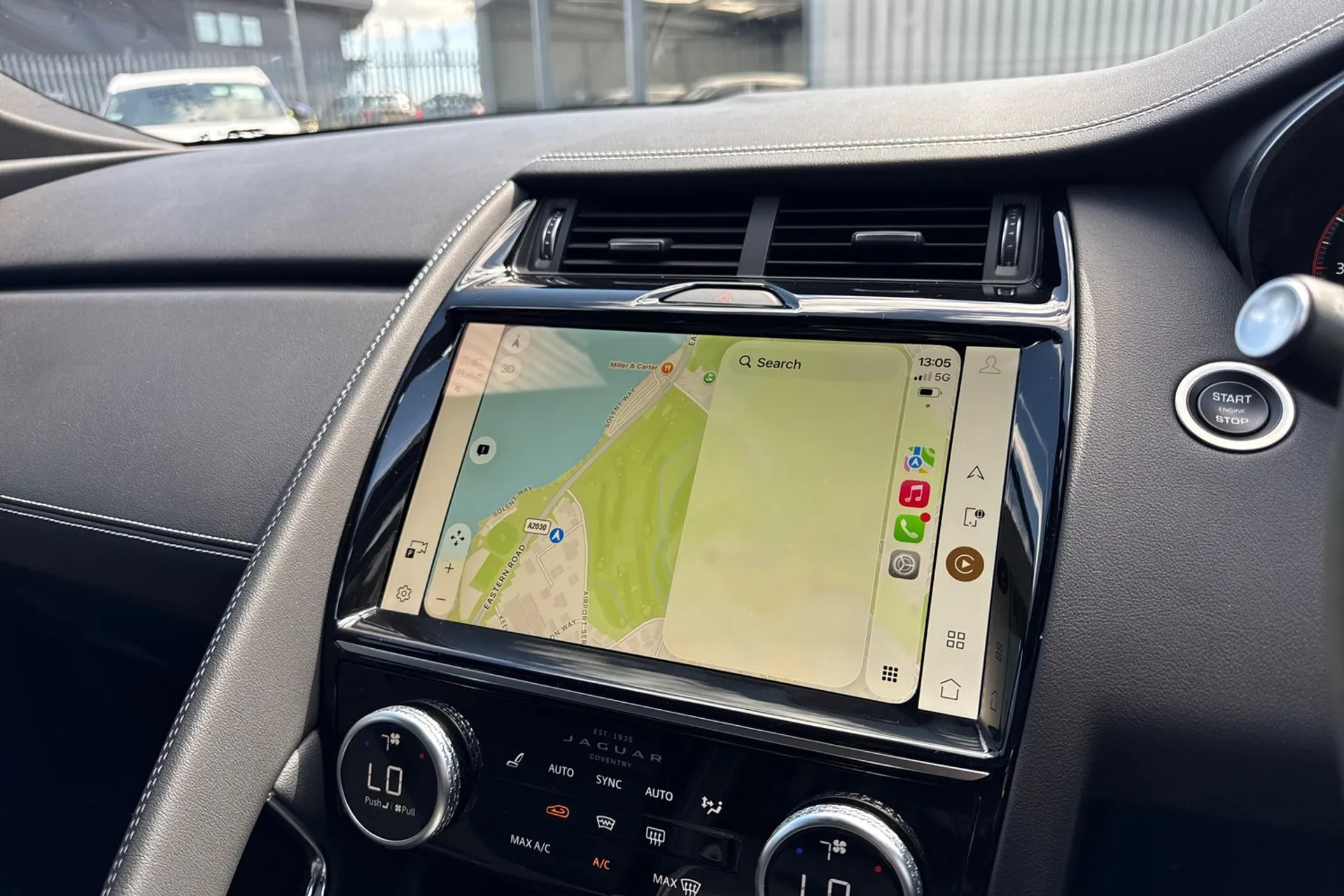 Jaguar E-PACE thumbnail image number 25