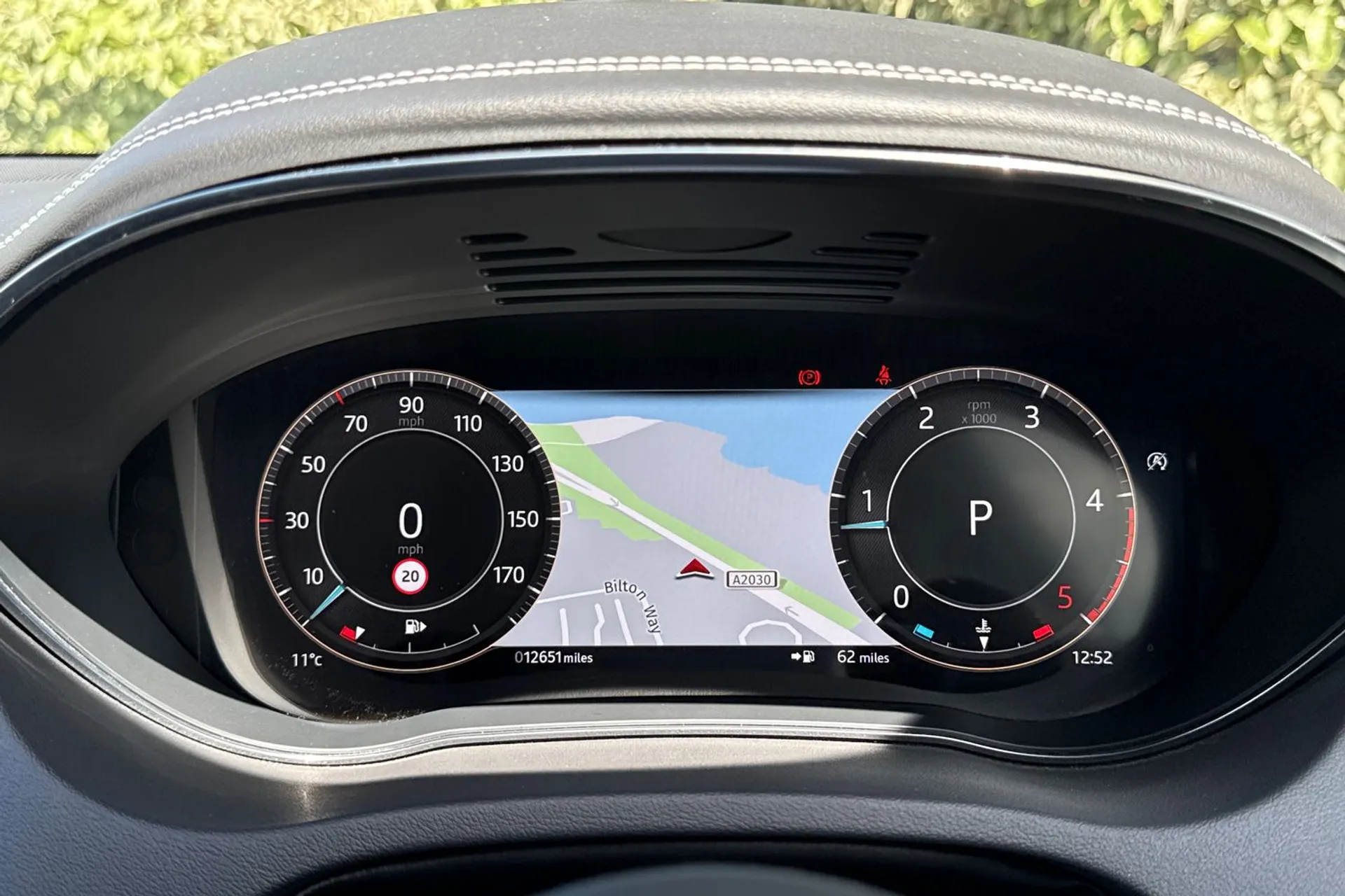 Jaguar E-PACE thumbnail image number 30
