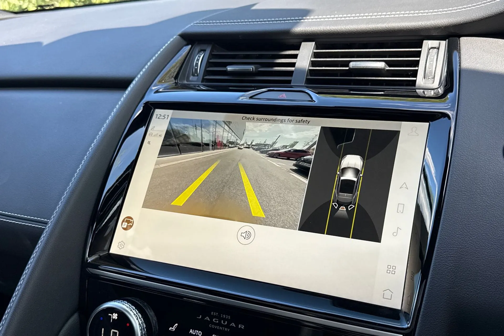 Jaguar E-PACE thumbnail image number 4