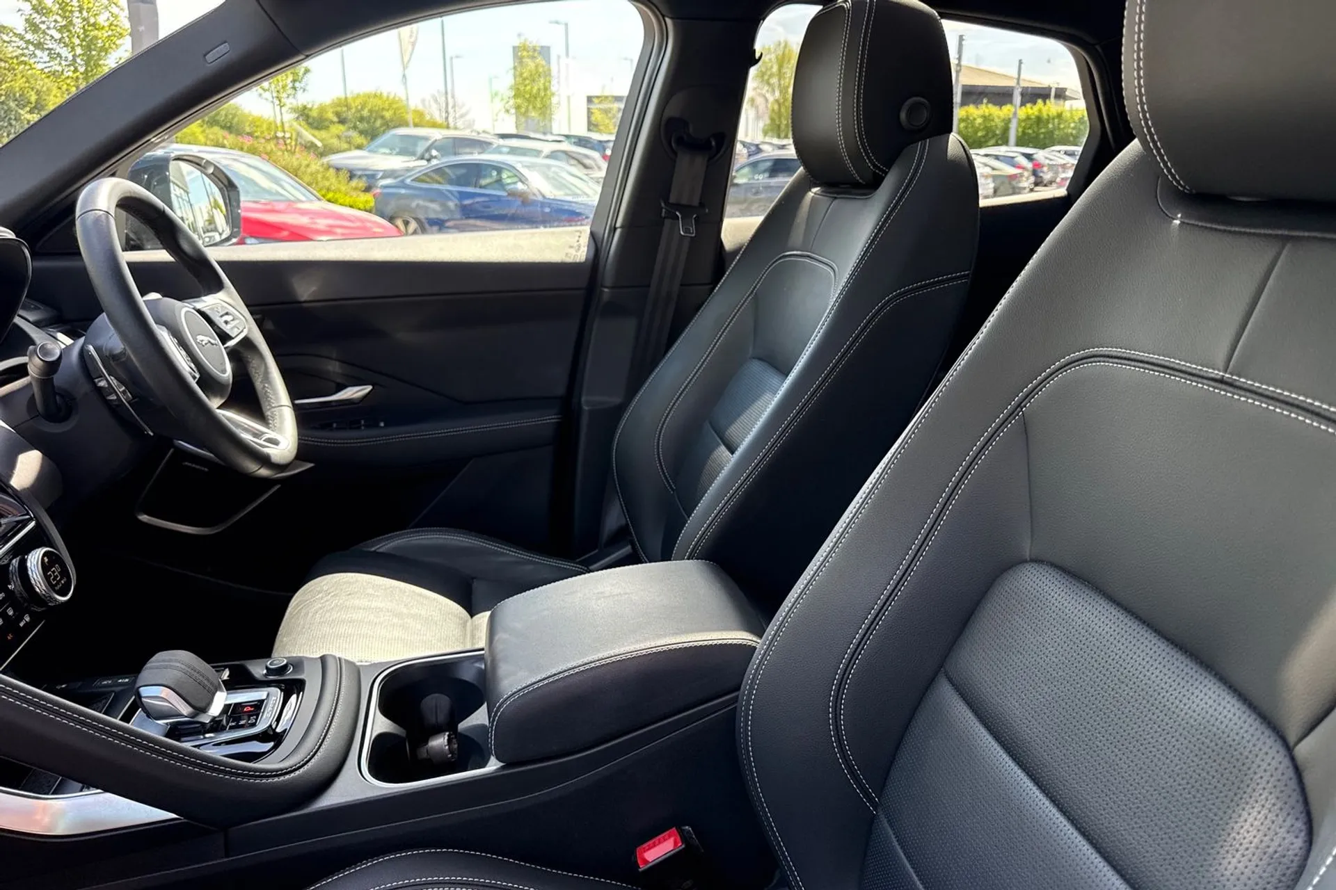 Jaguar E-PACE thumbnail image number 49