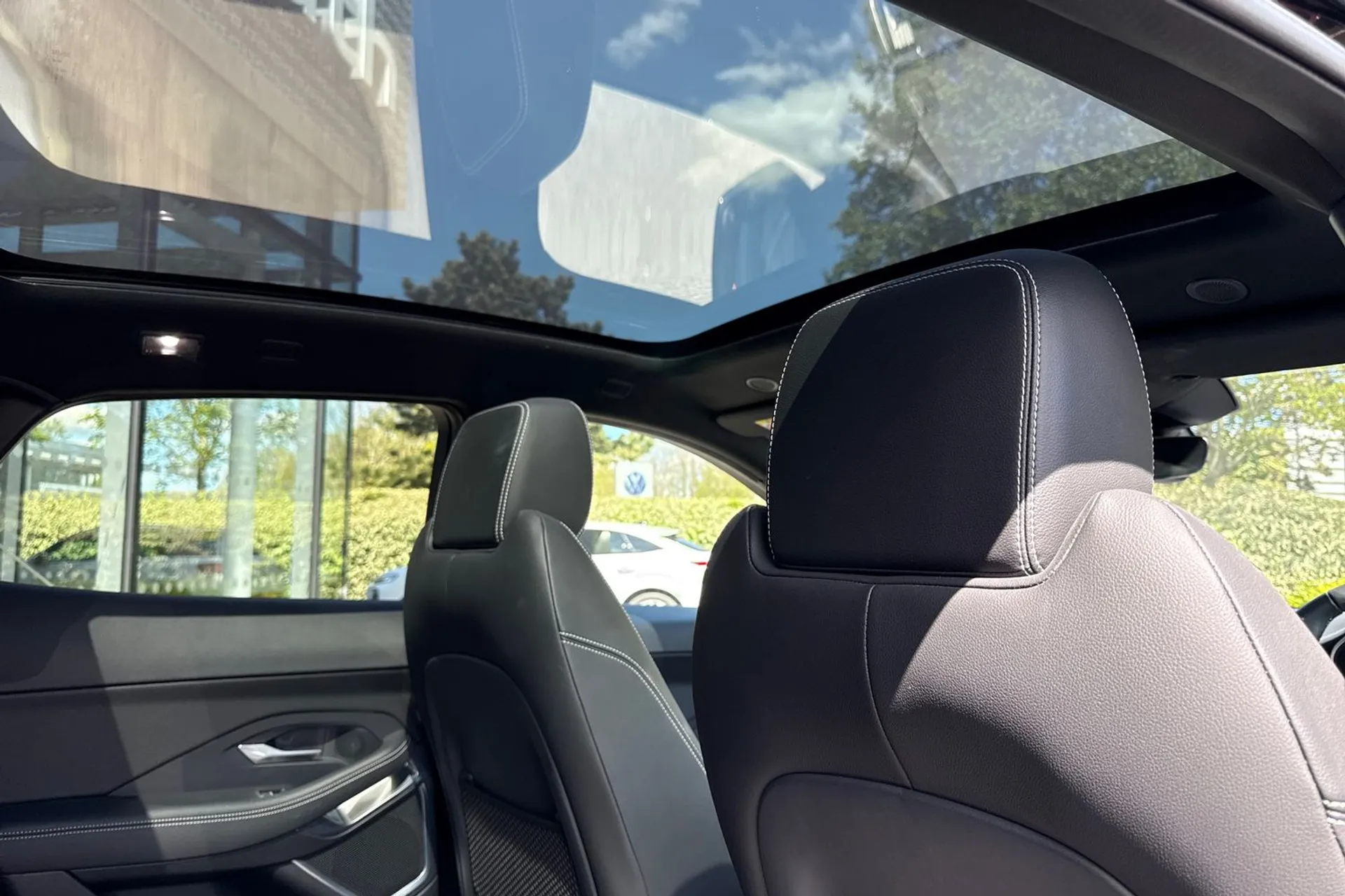 Jaguar E-PACE thumbnail image number 28