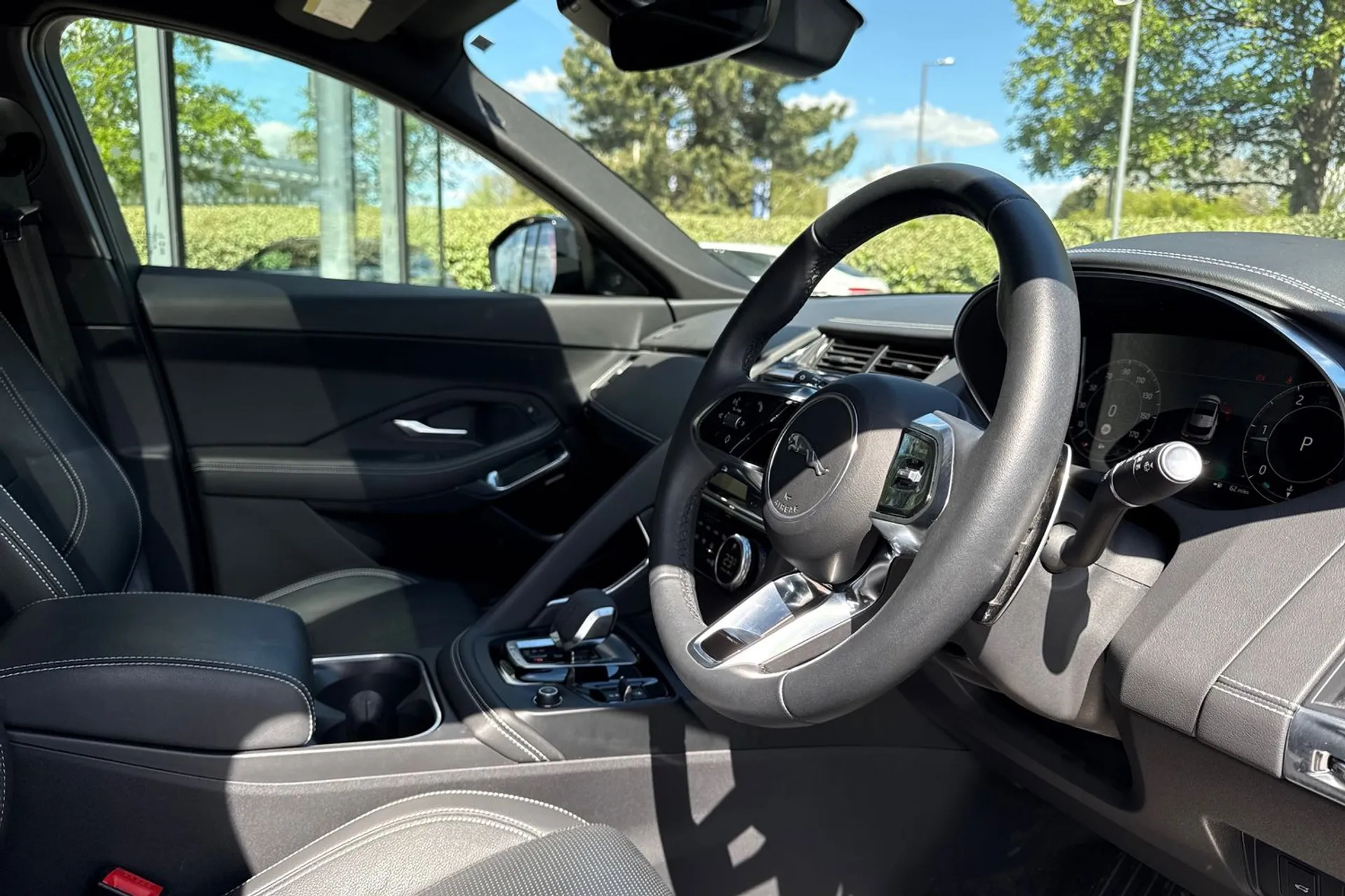 Jaguar E-PACE thumbnail image number 22