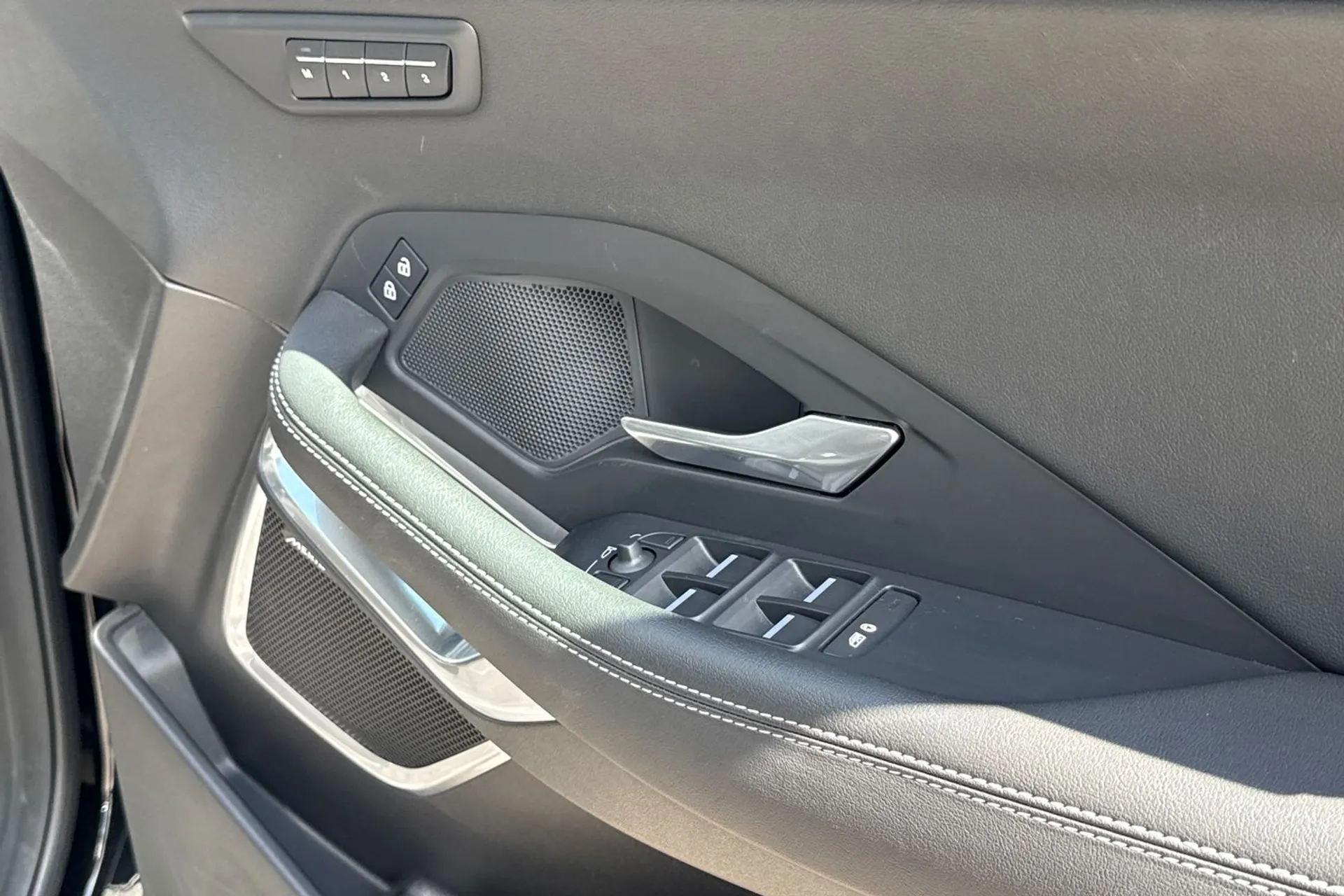 Jaguar E-PACE thumbnail image number 47