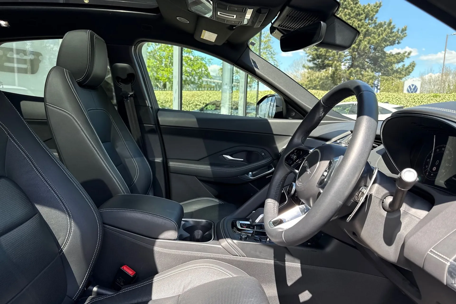 Jaguar E-PACE thumbnail image number 45