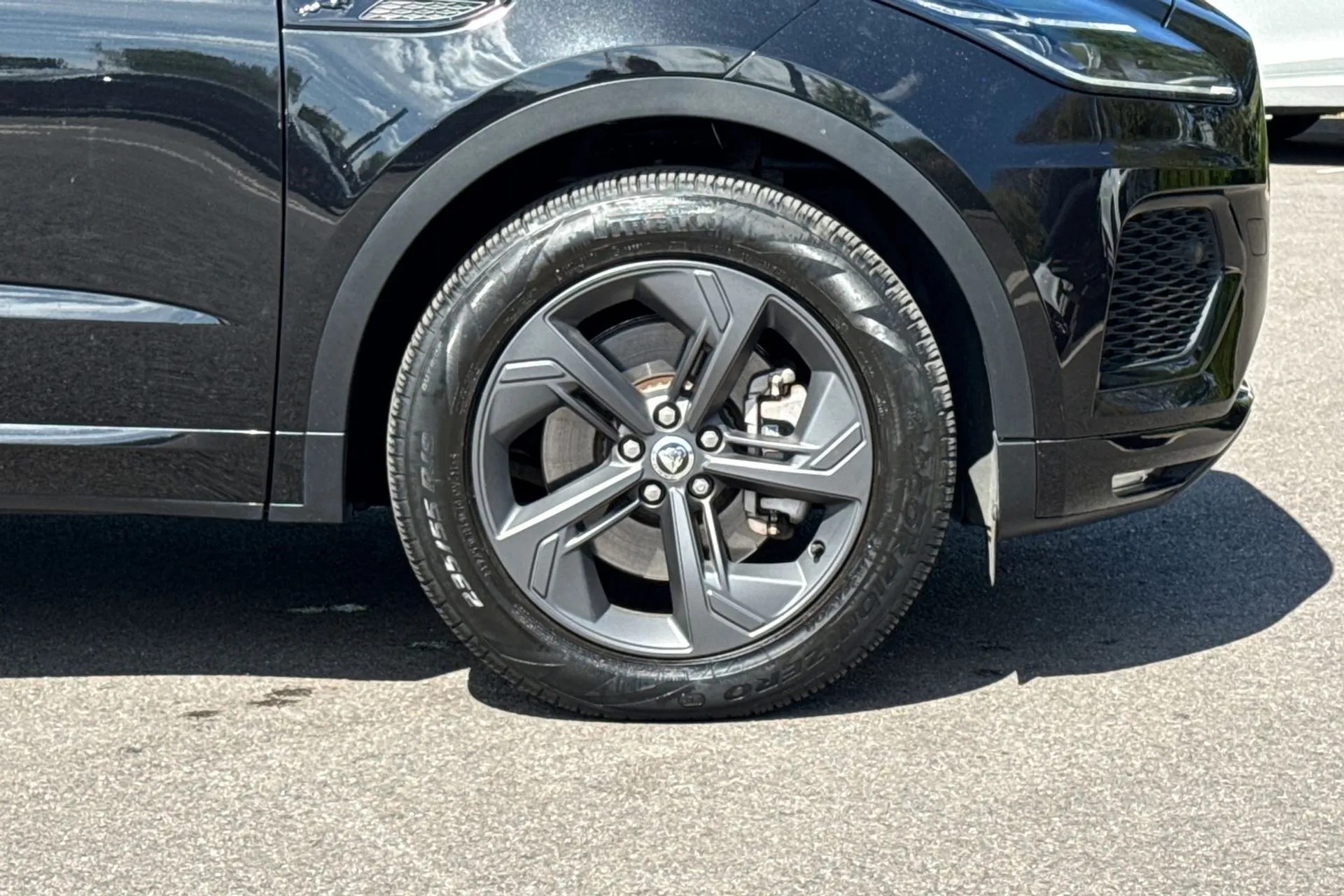 Jaguar E-PACE thumbnail image number 29