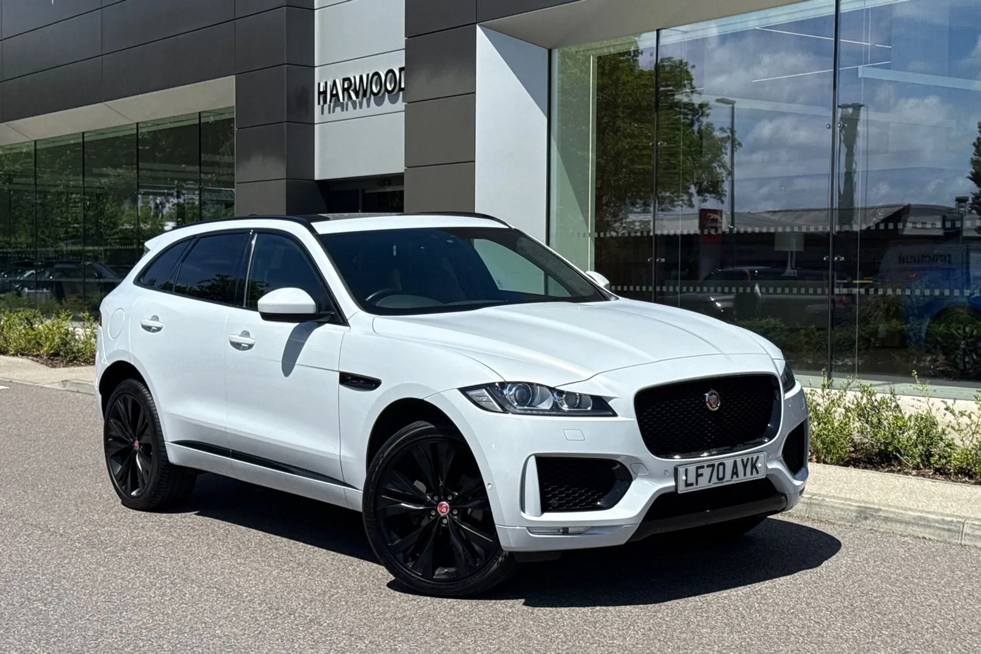 Jaguar F-PACE focused image