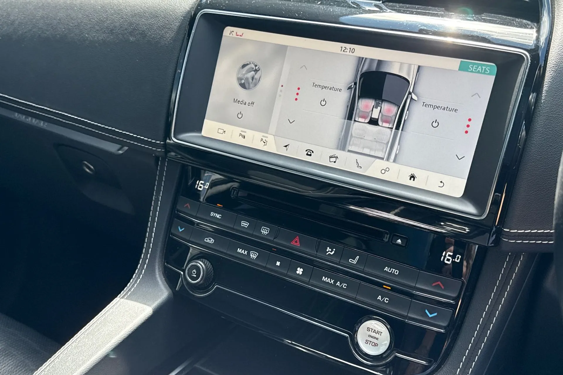 Jaguar F-PACE thumbnail image number 49