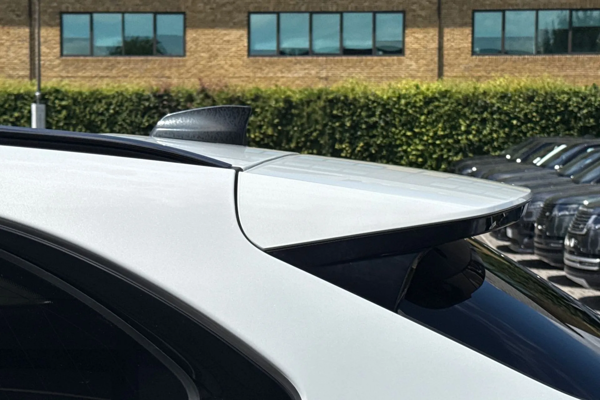 Jaguar F-PACE thumbnail image number 18