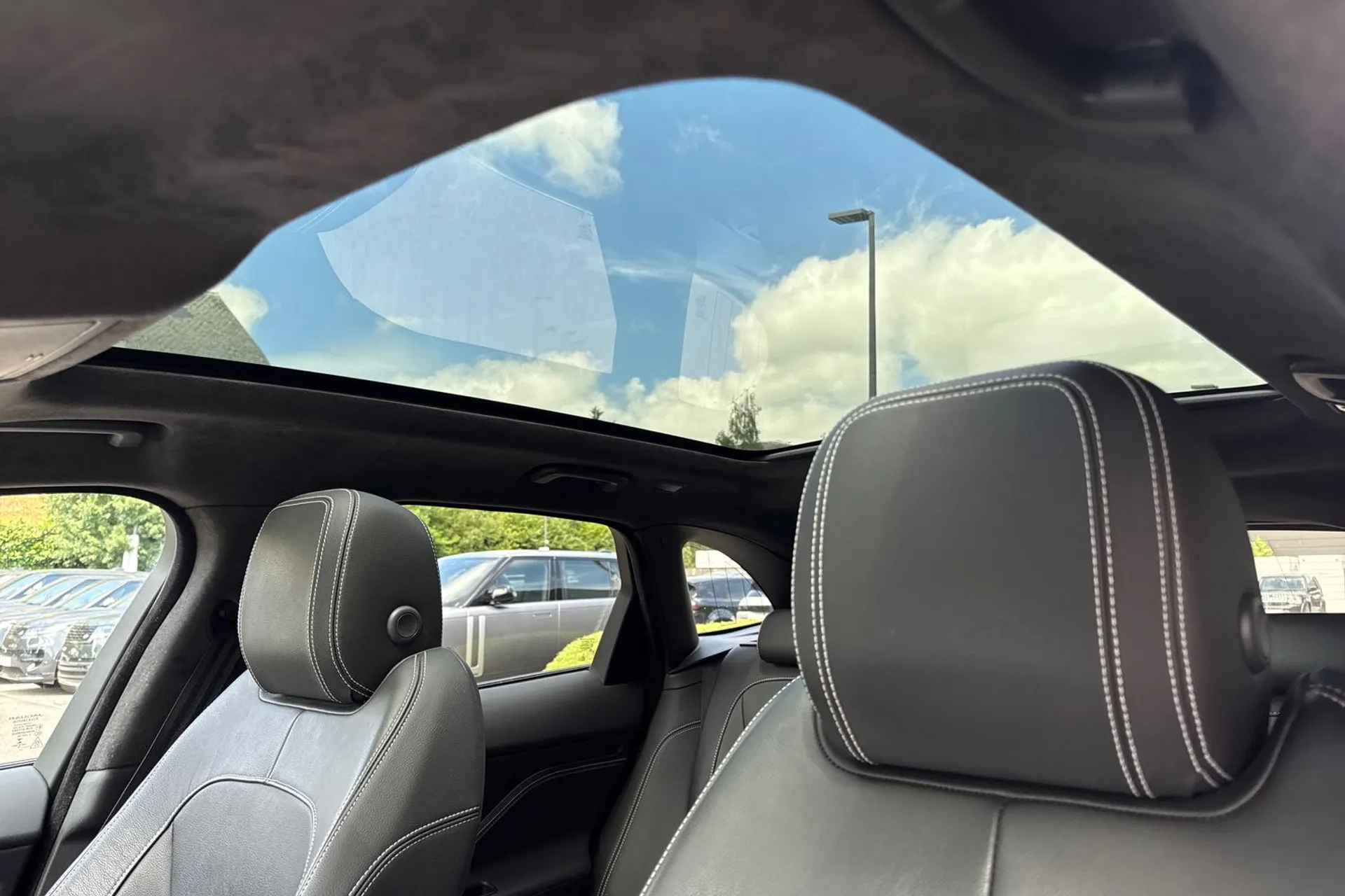 Jaguar F-PACE thumbnail image number 6