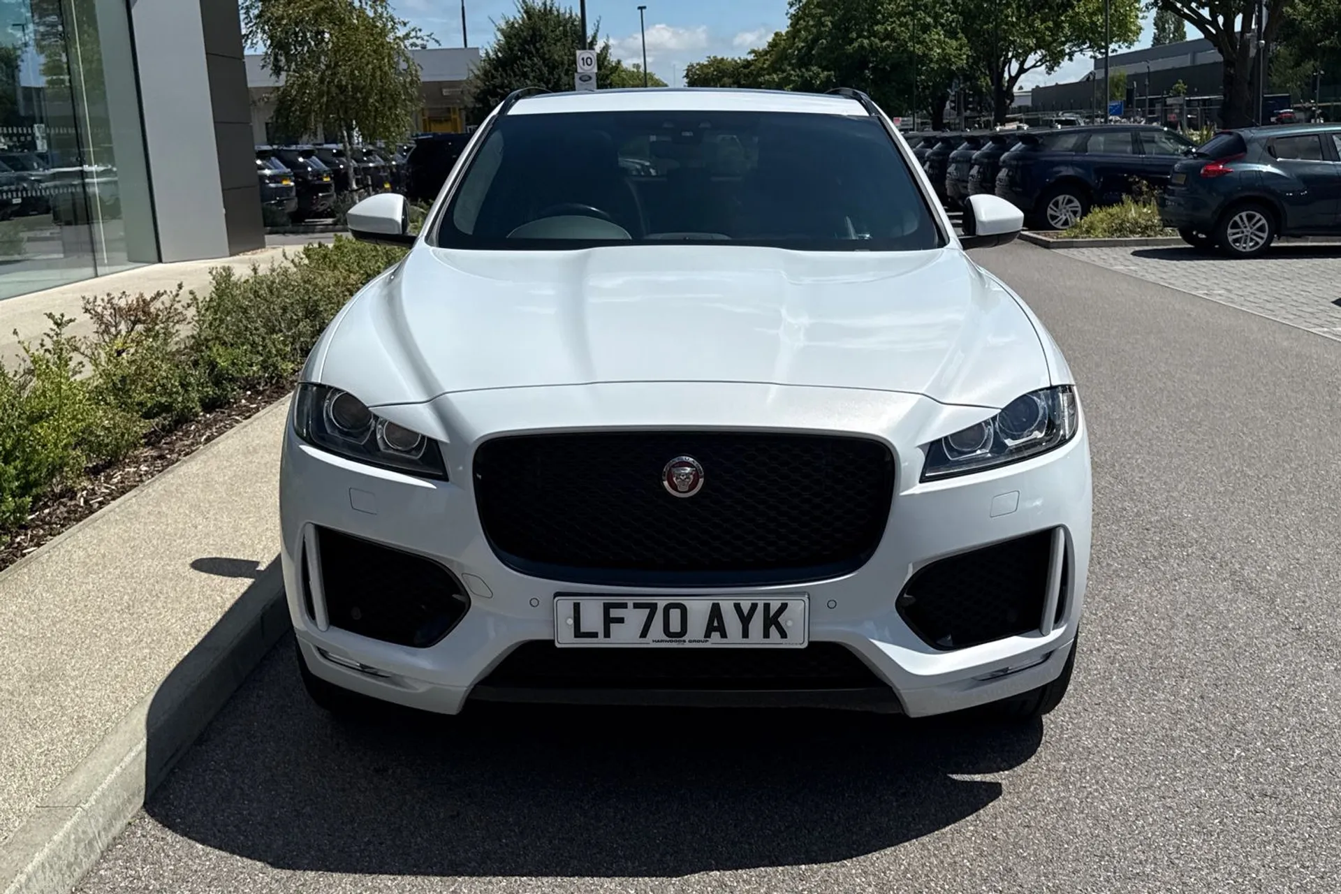 Jaguar F-PACE thumbnail image number 15