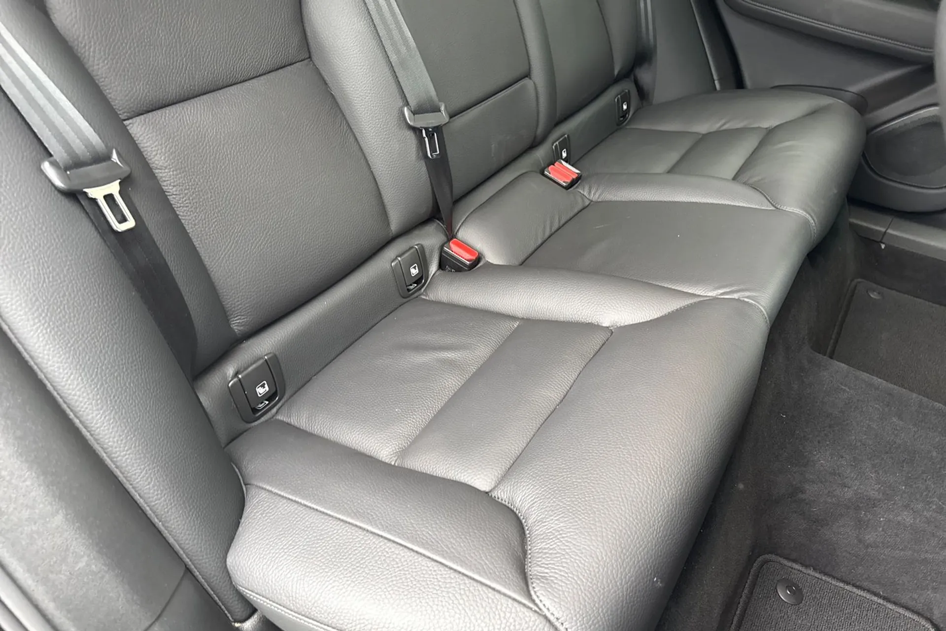 Volvo XC60 thumbnail image number 25