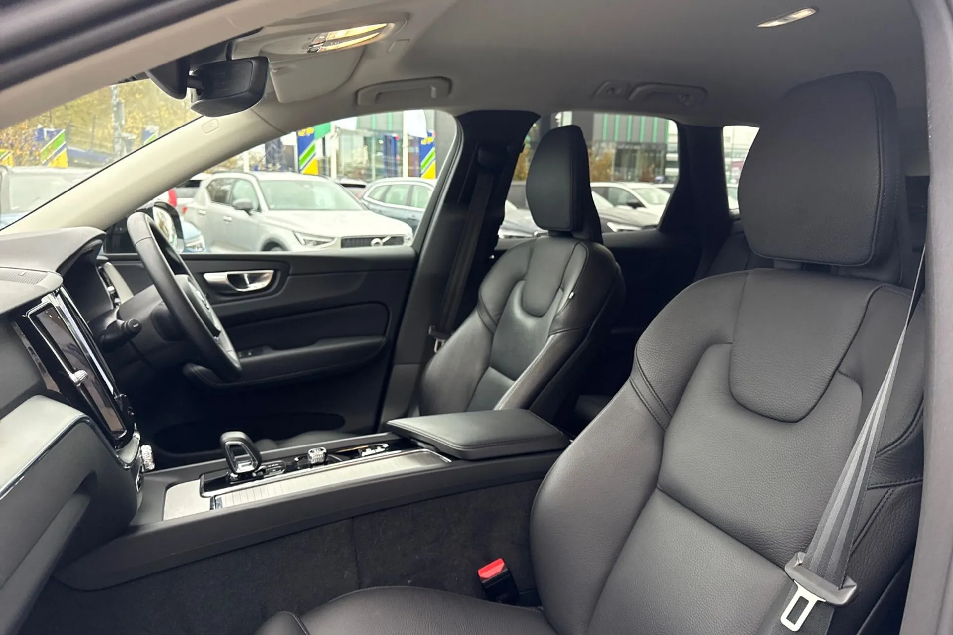 Volvo XC60 thumbnail image number 28