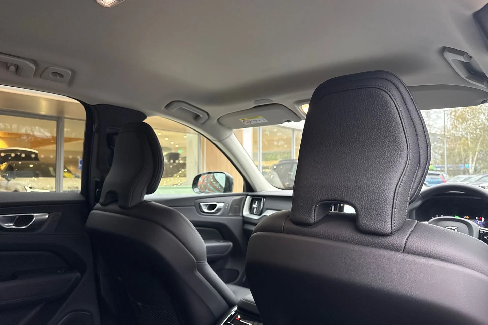 Volvo XC60 thumbnail image number 24