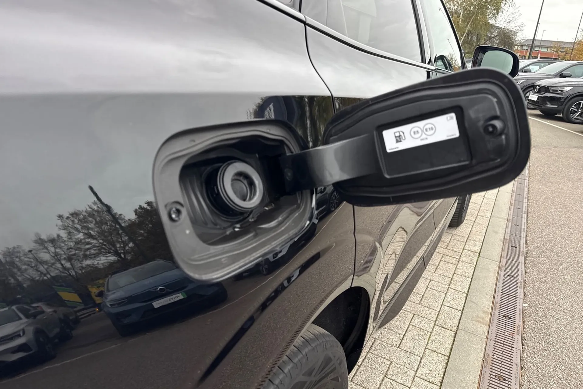 Volvo XC60 thumbnail image number 19